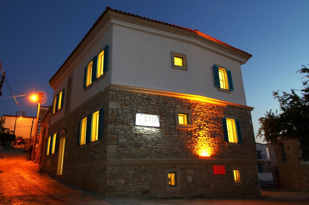 Çeşme Kale Taş Apart