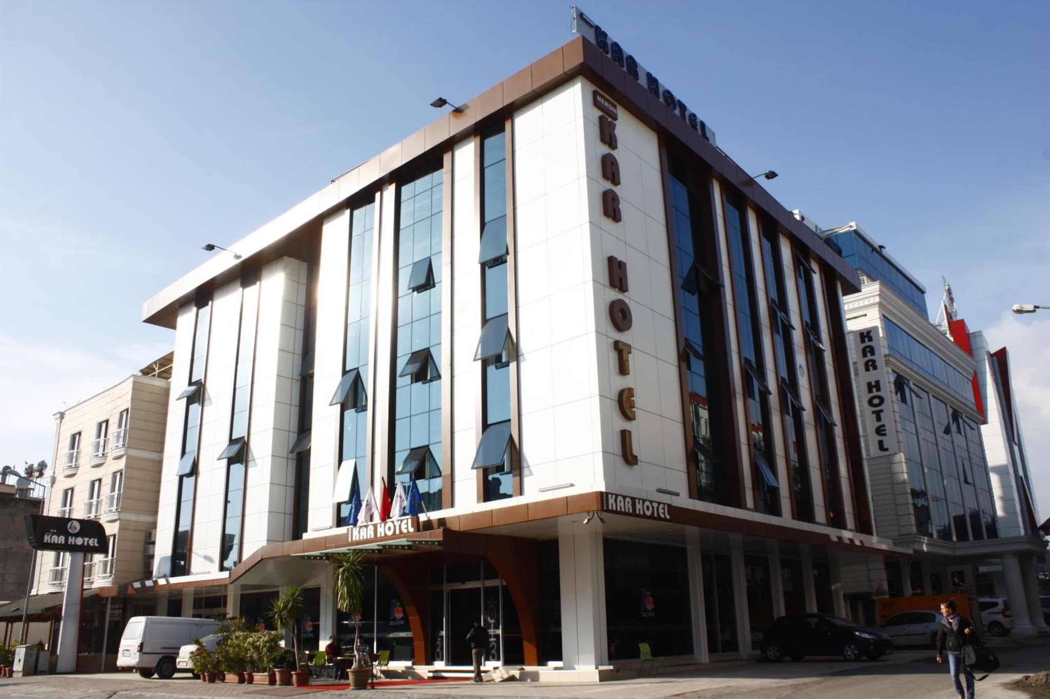 Kar Hotel - Image 1