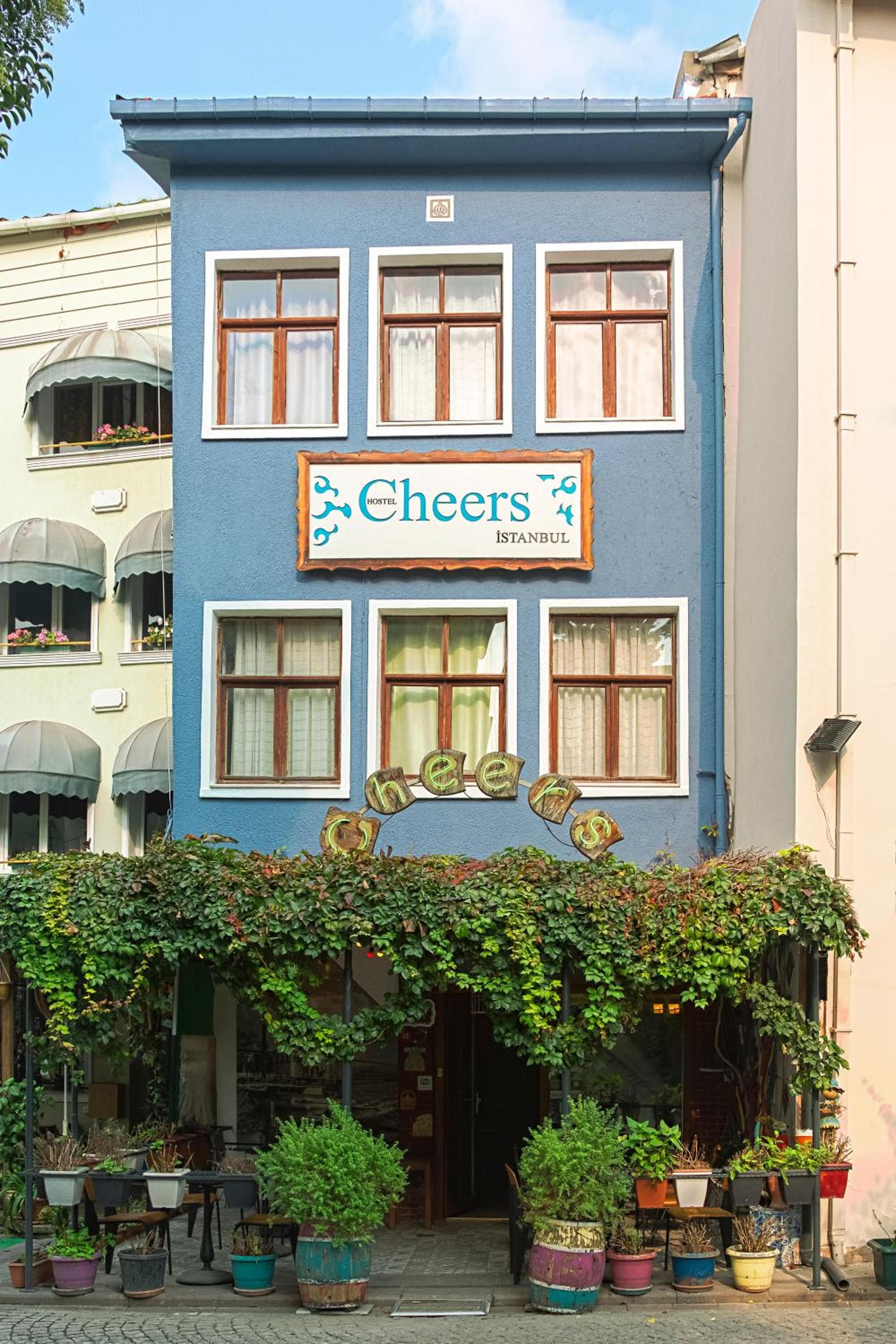 Cheers Hostel - Image 2