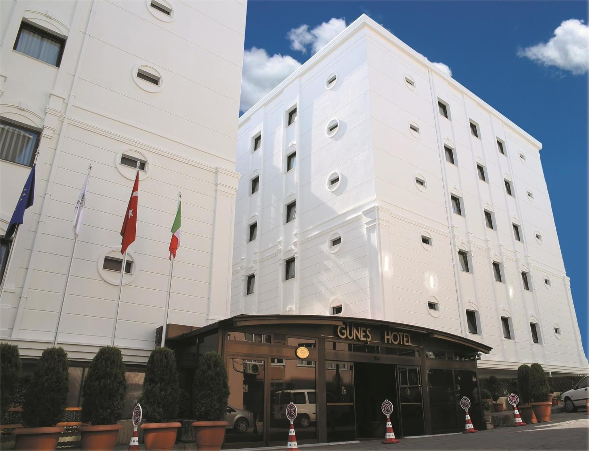 Güneş Hotel Merter - Image 1