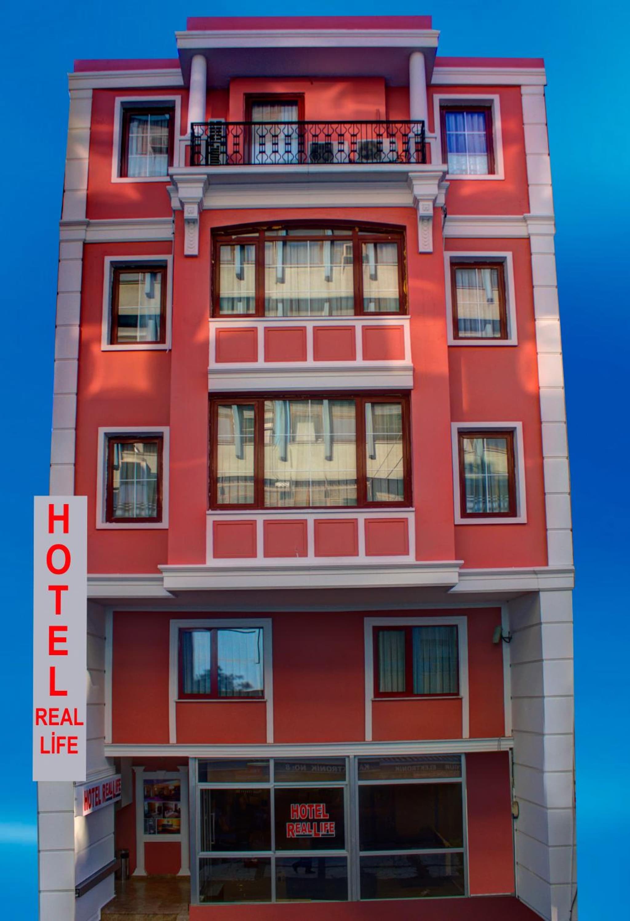 Real Life Otel - Image 1