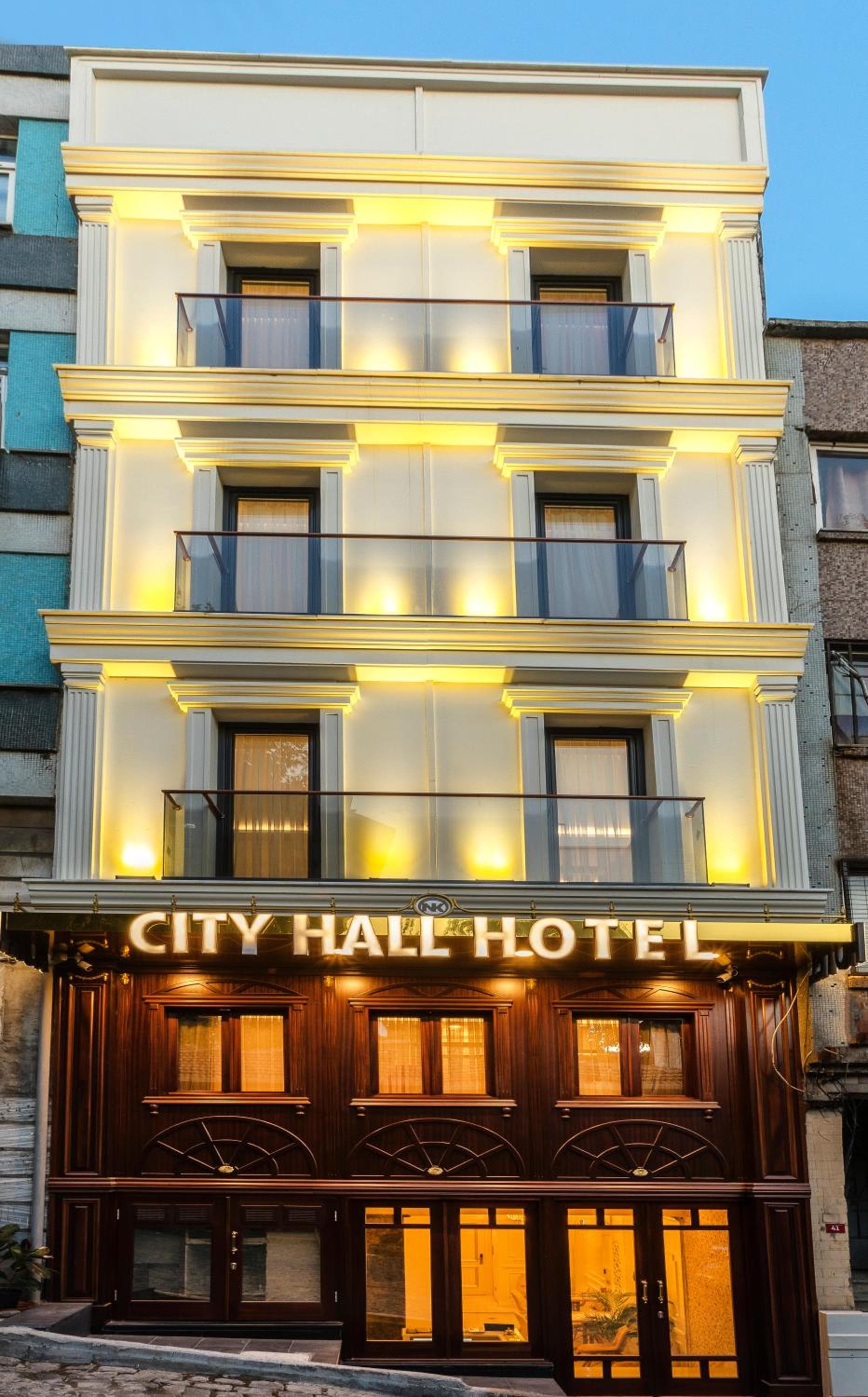 City Hall Otel - Image 1