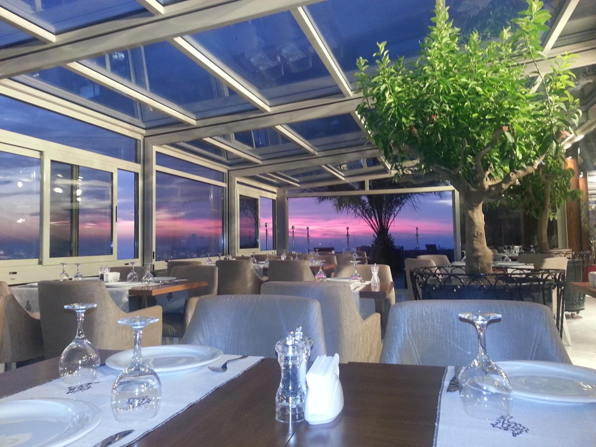 Darkhill Otel - Image 1