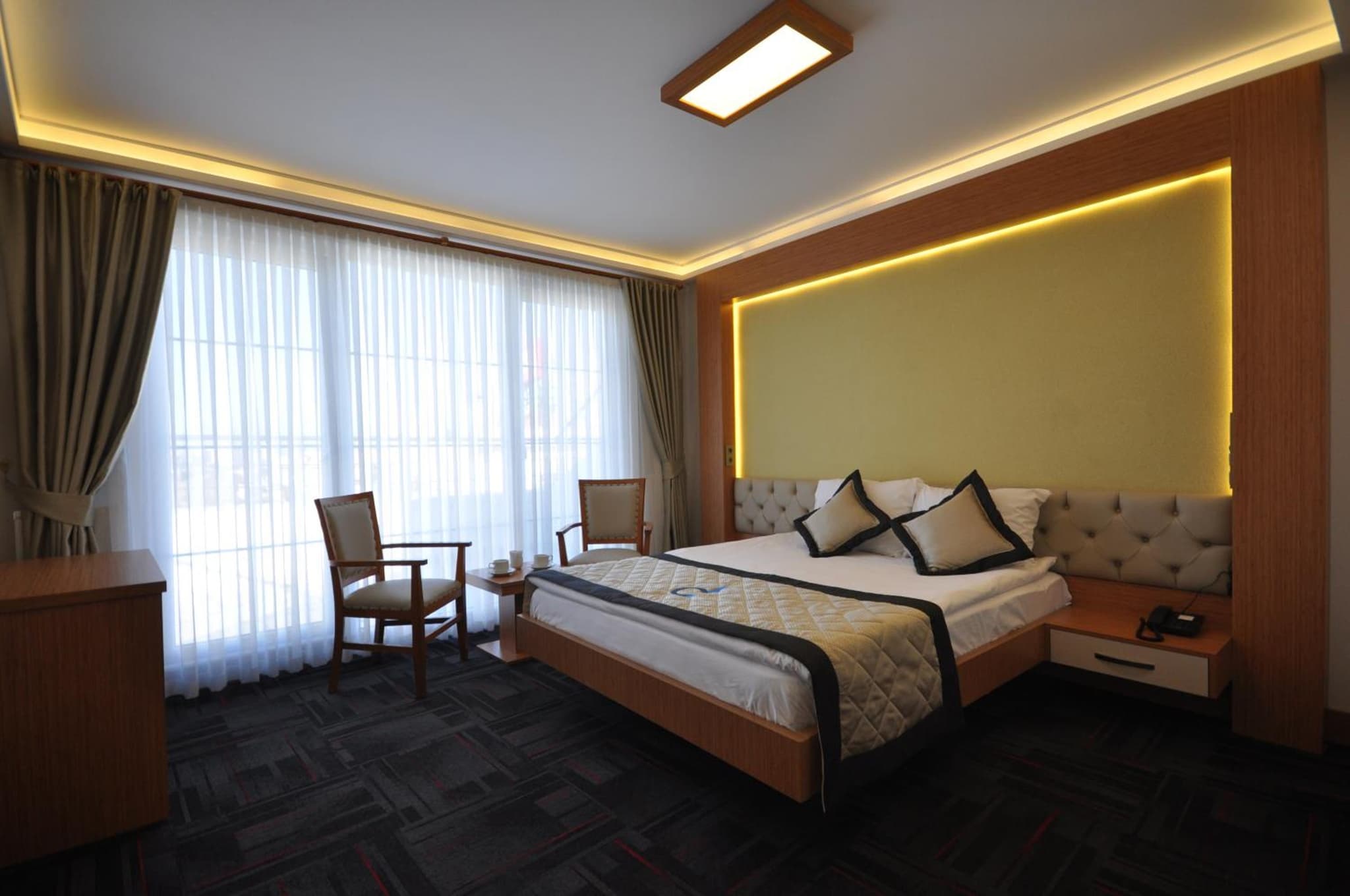 Double Comfort Hotel - Image 3