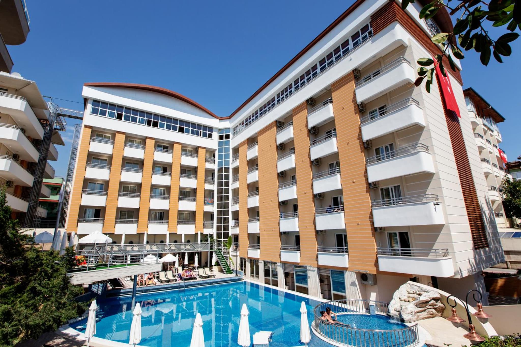 Alaiye Kleopatra Hotel - Image 1