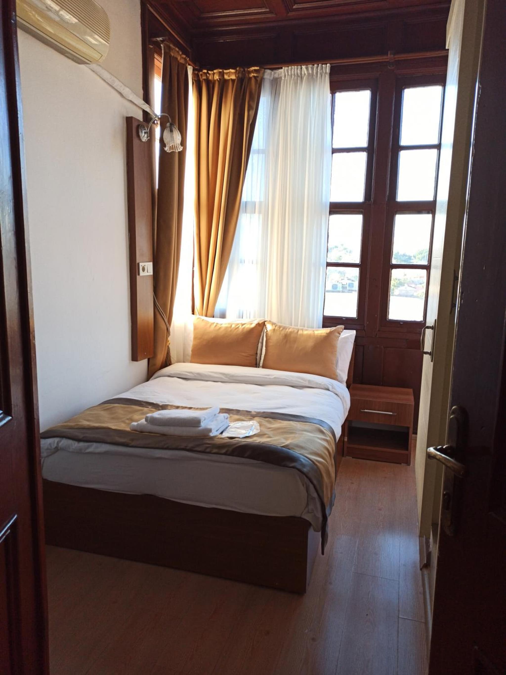 Konak Otel Kaleiçi - Image 3