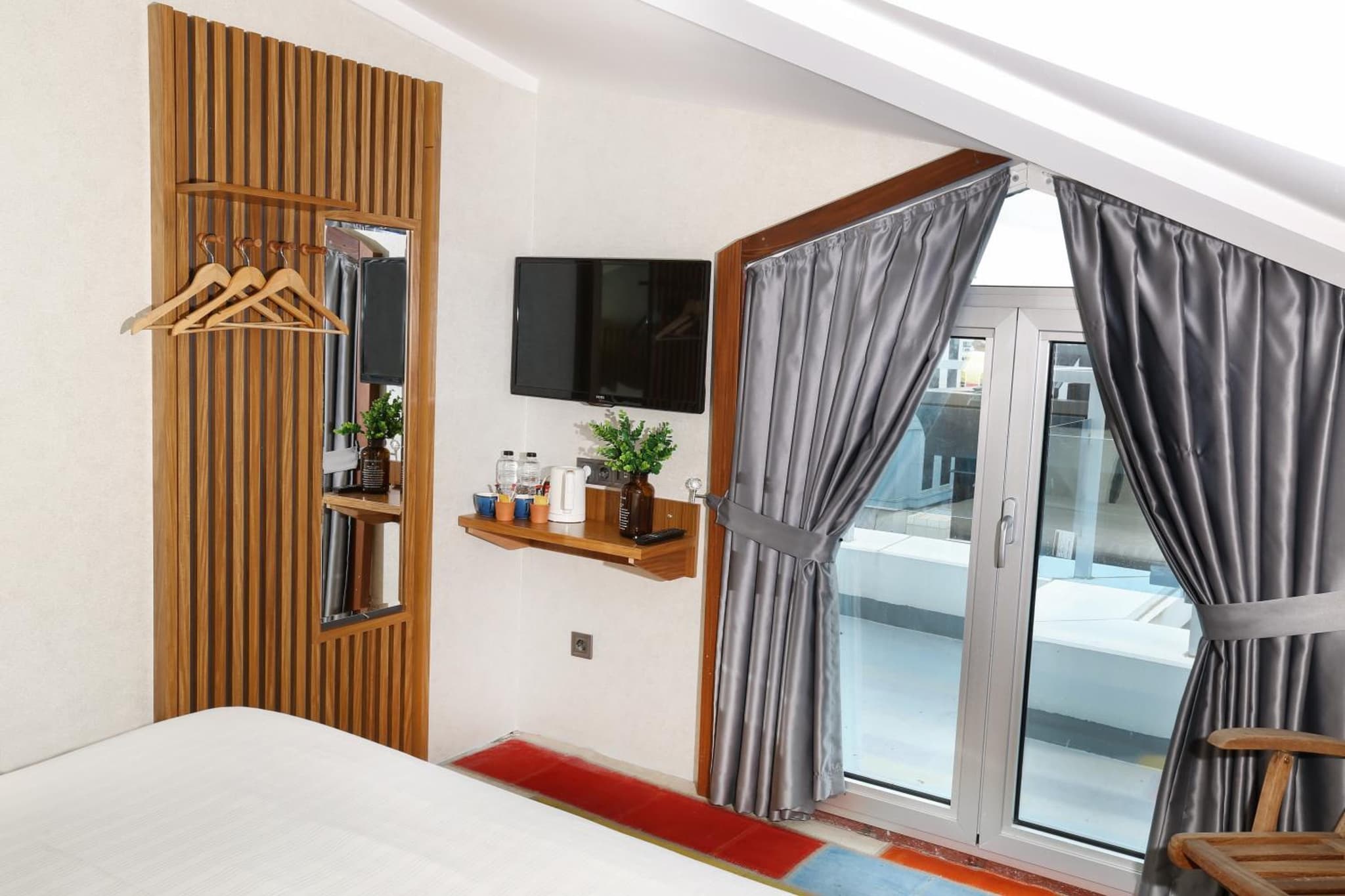 Discovery Otel - Image 2