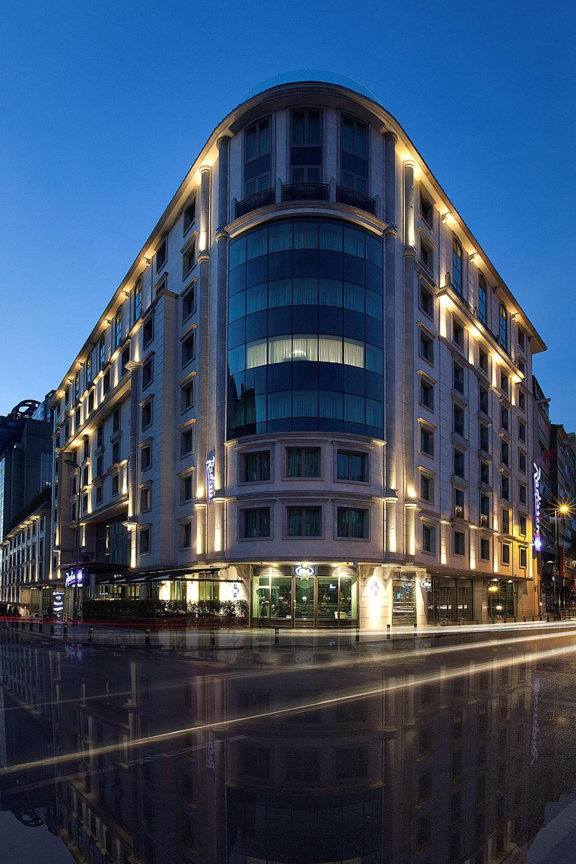 Radisson Blu Hotel, Istanbul Sisli - Image 1