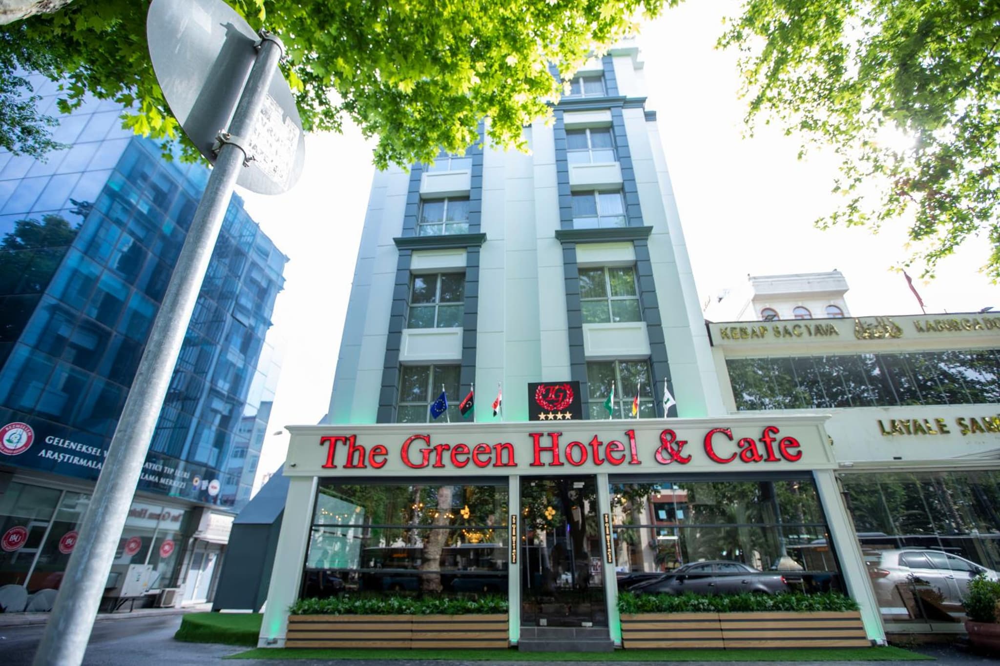 THE GREEN HOTEL - Image 1
