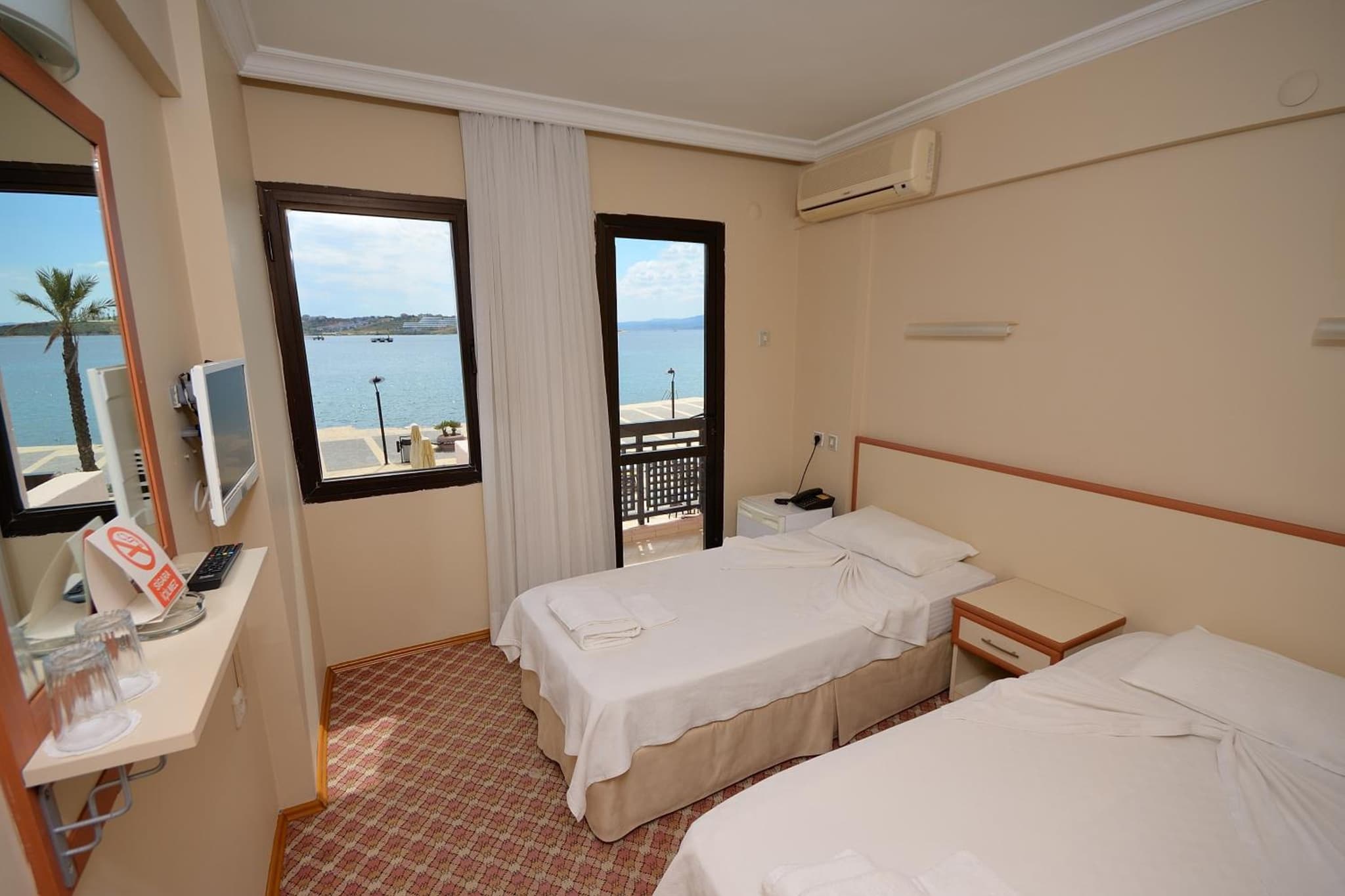 Kerman Hotel - Image 2