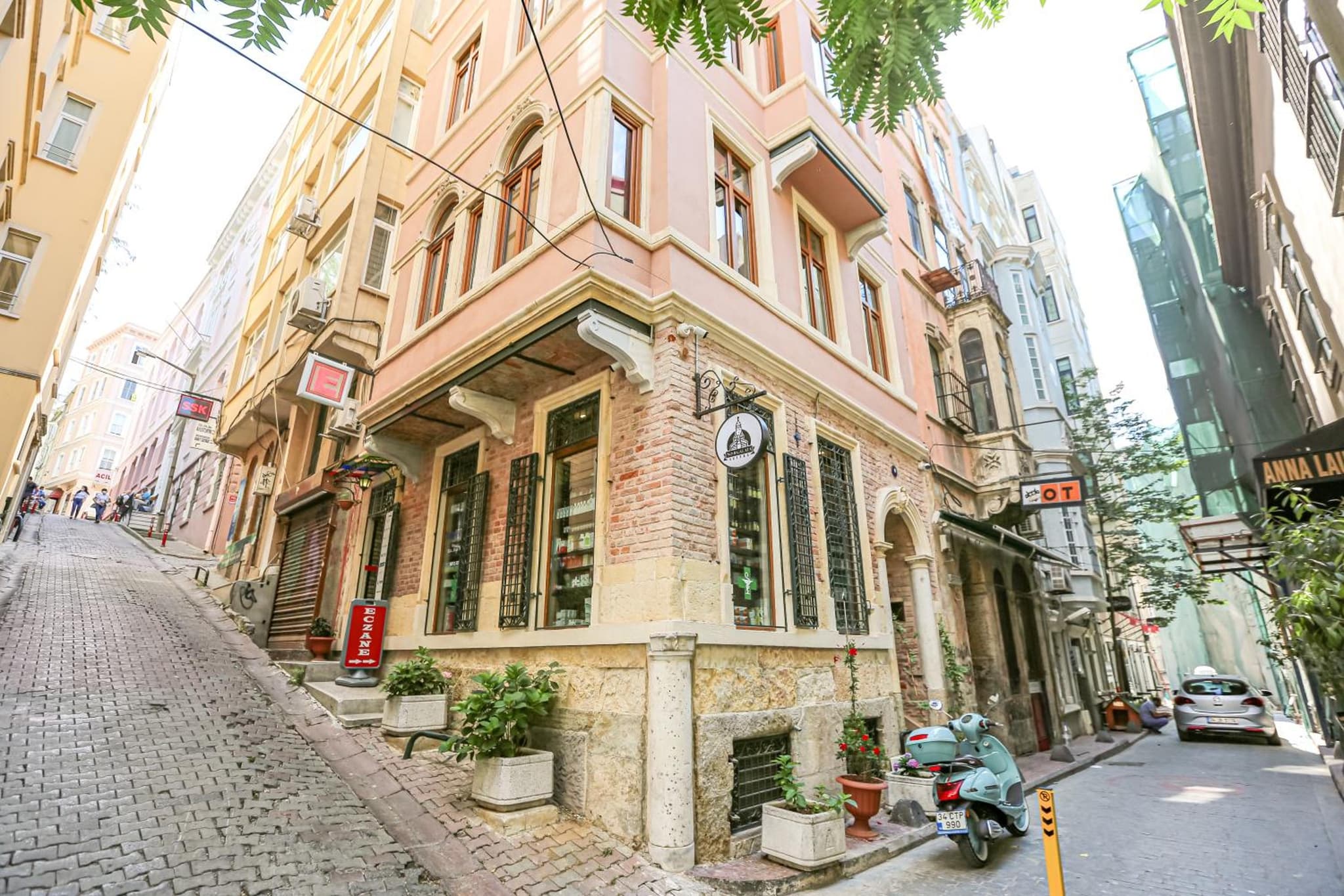 No 8 Galata - Image 1