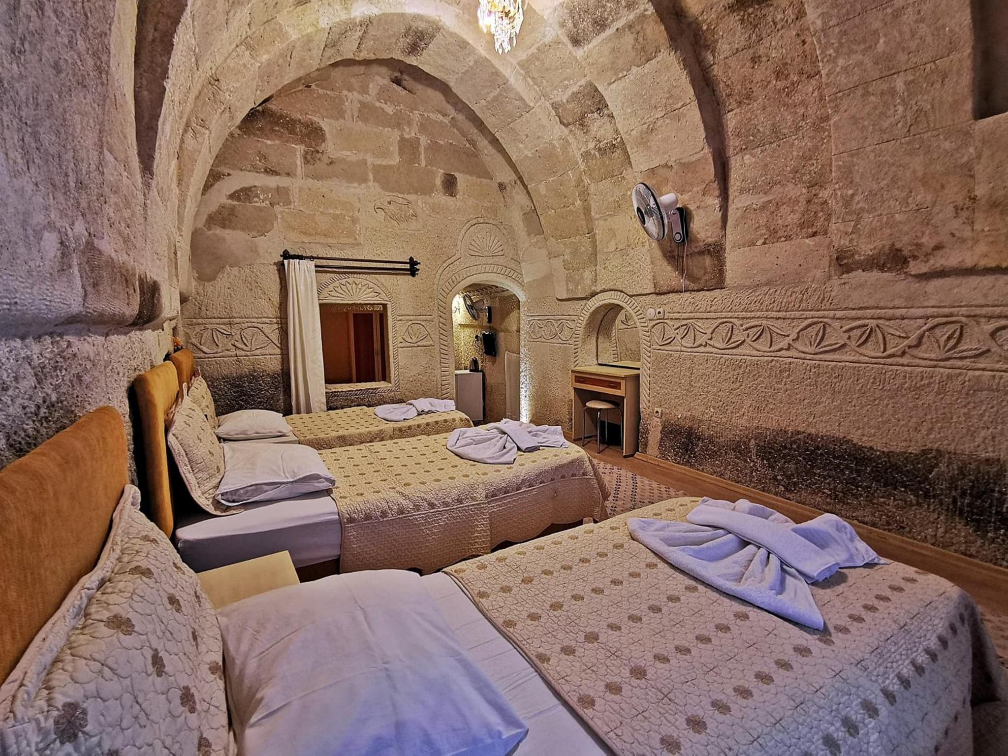 Falcon Cave Suites - Image 3