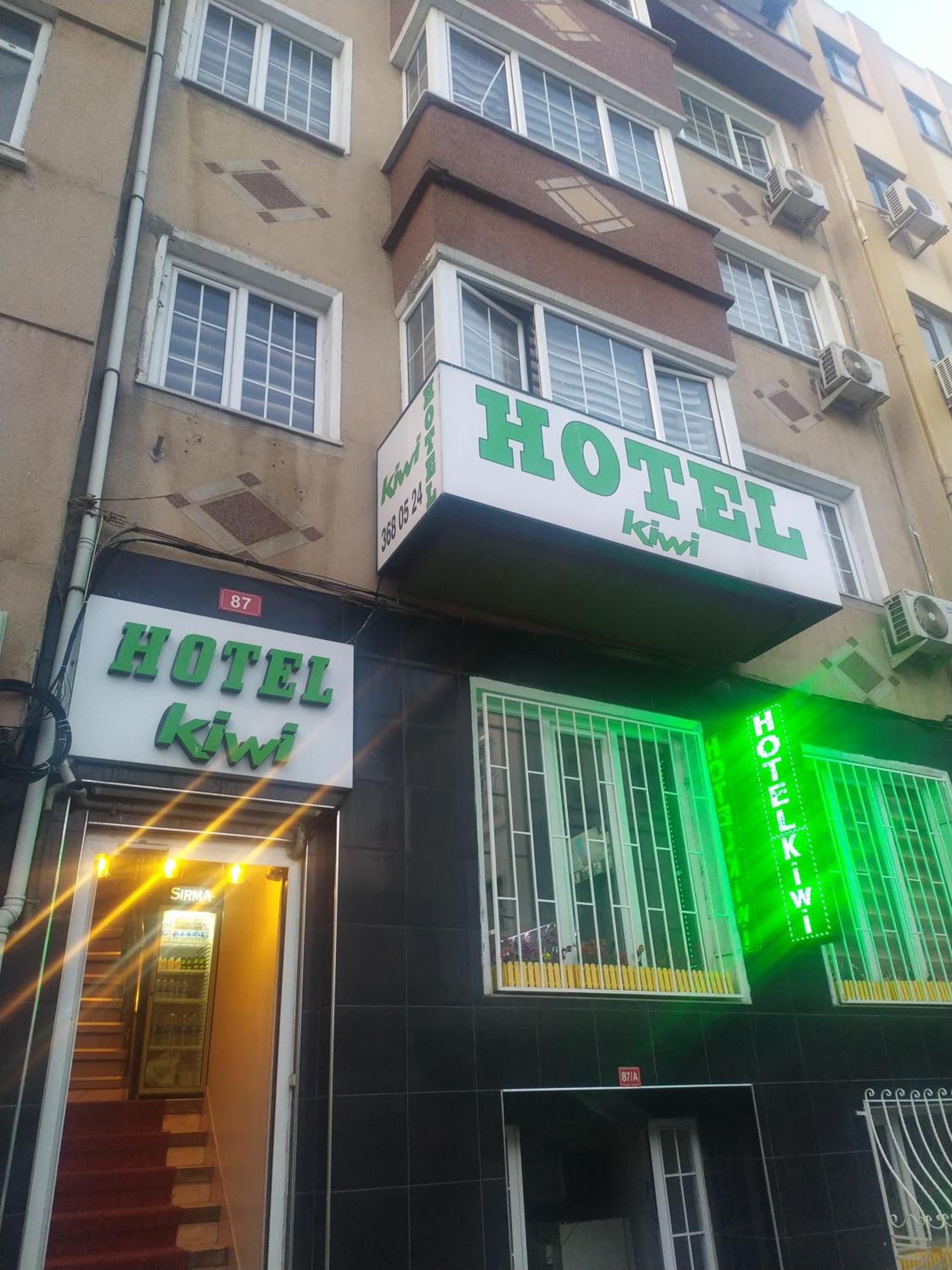 Hotel Kiwi - Image 2