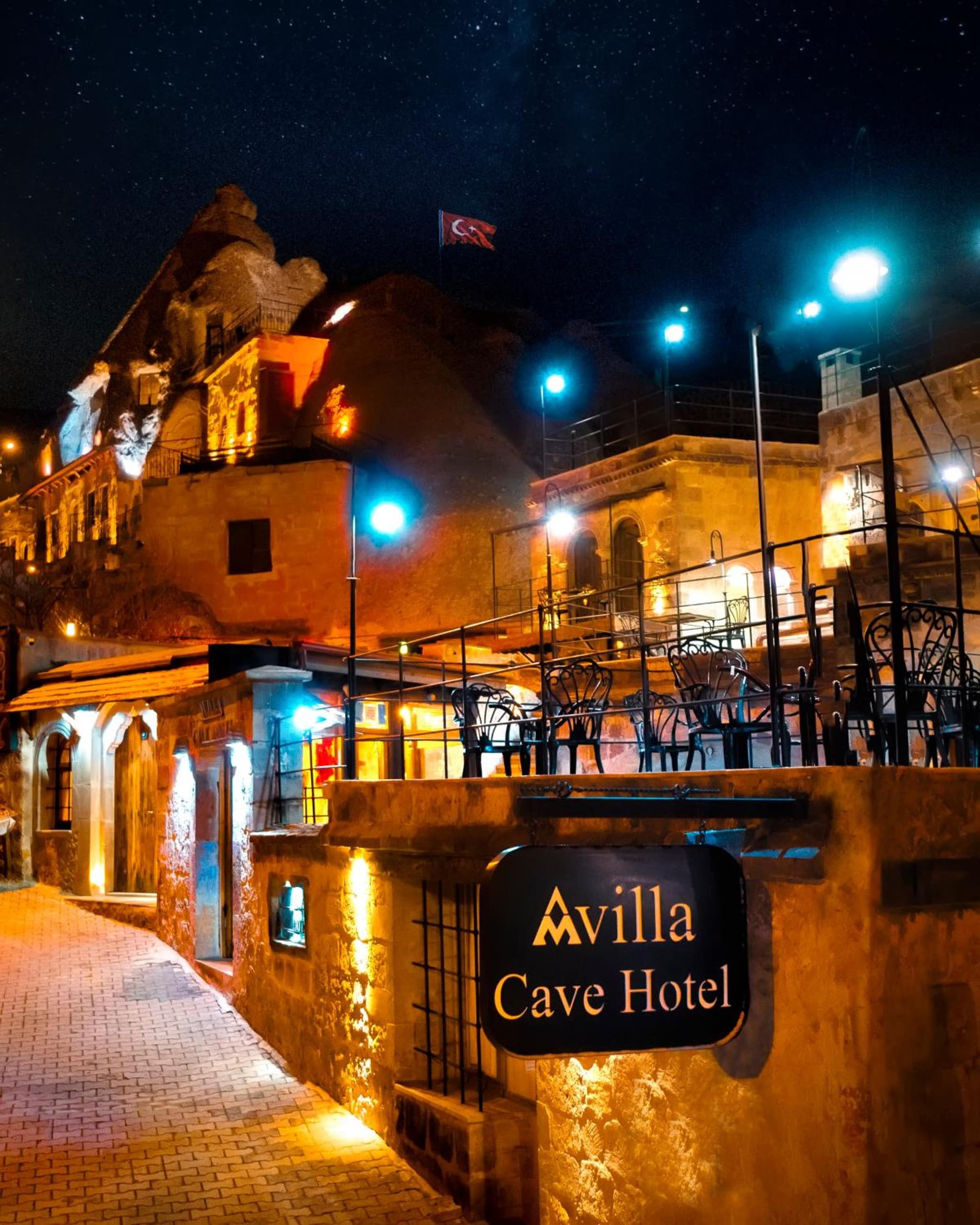 Avilla Cave Hotel - Image 1