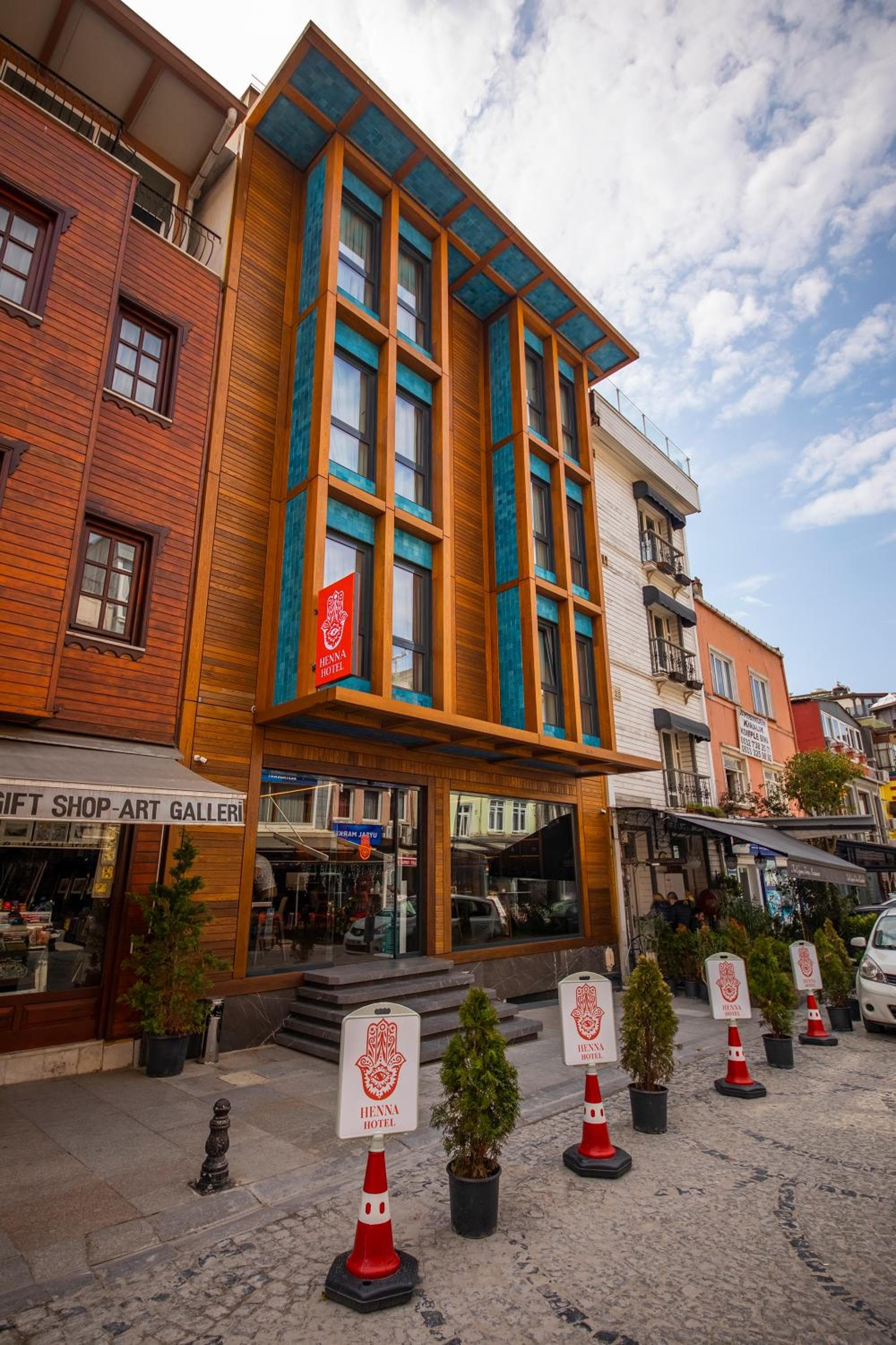 Henna Otel İstanbul - Image 1