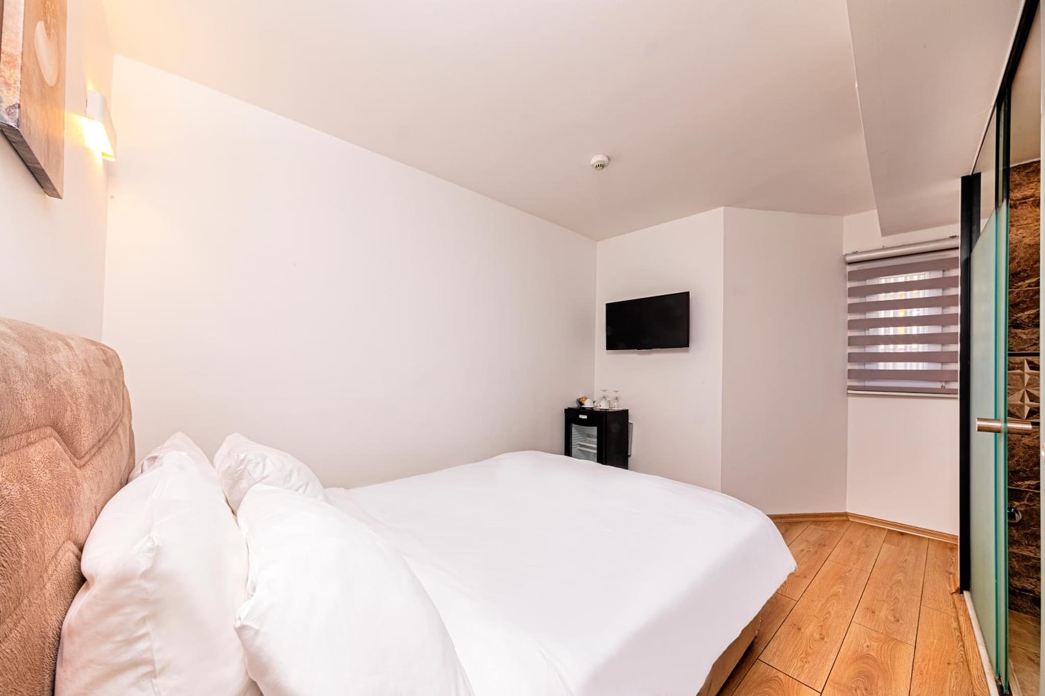 Neda Otel İstanbul - Image 1