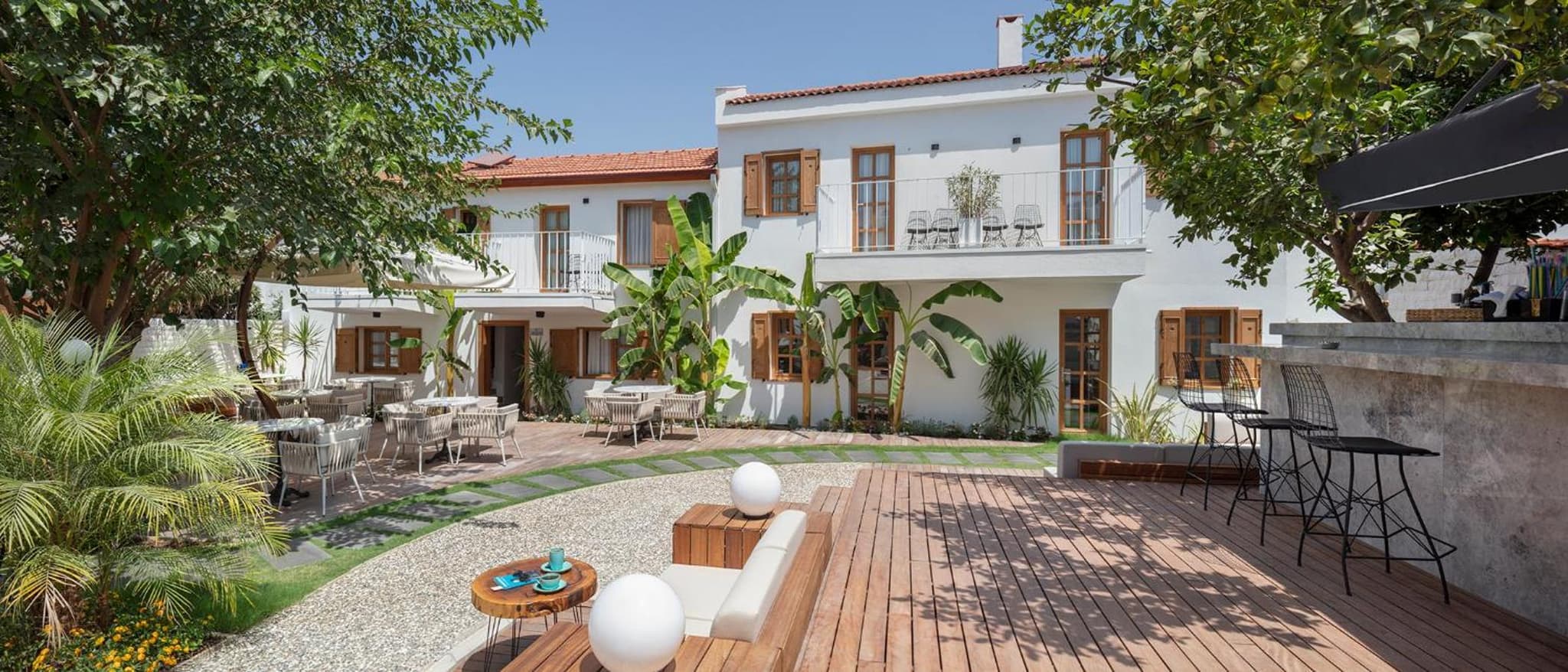 Mellow Blue Hotel - Image 4