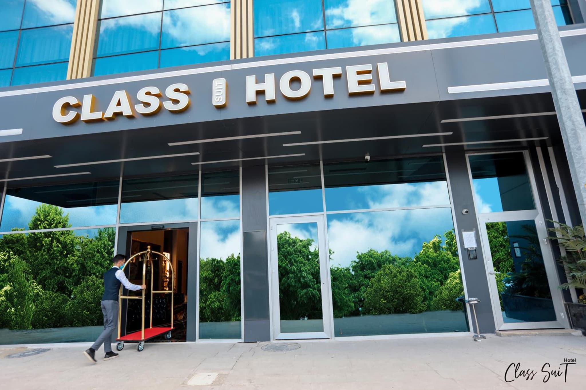 Class Suit Hotel - Image 1