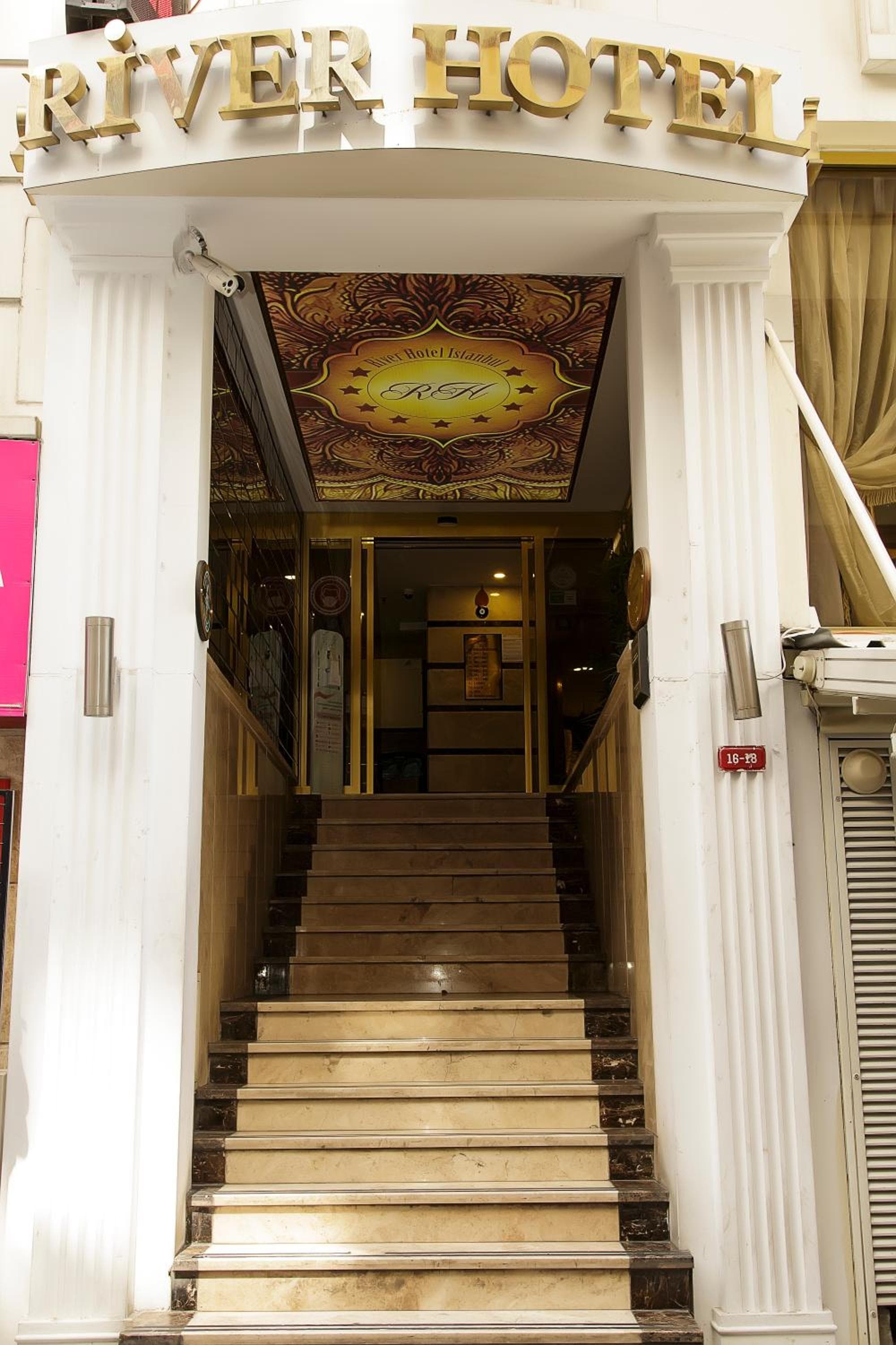 Istanbul River Hotel - Image 1