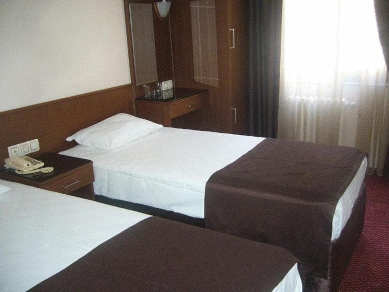 Lyon Hotel İstanbul - Image 3