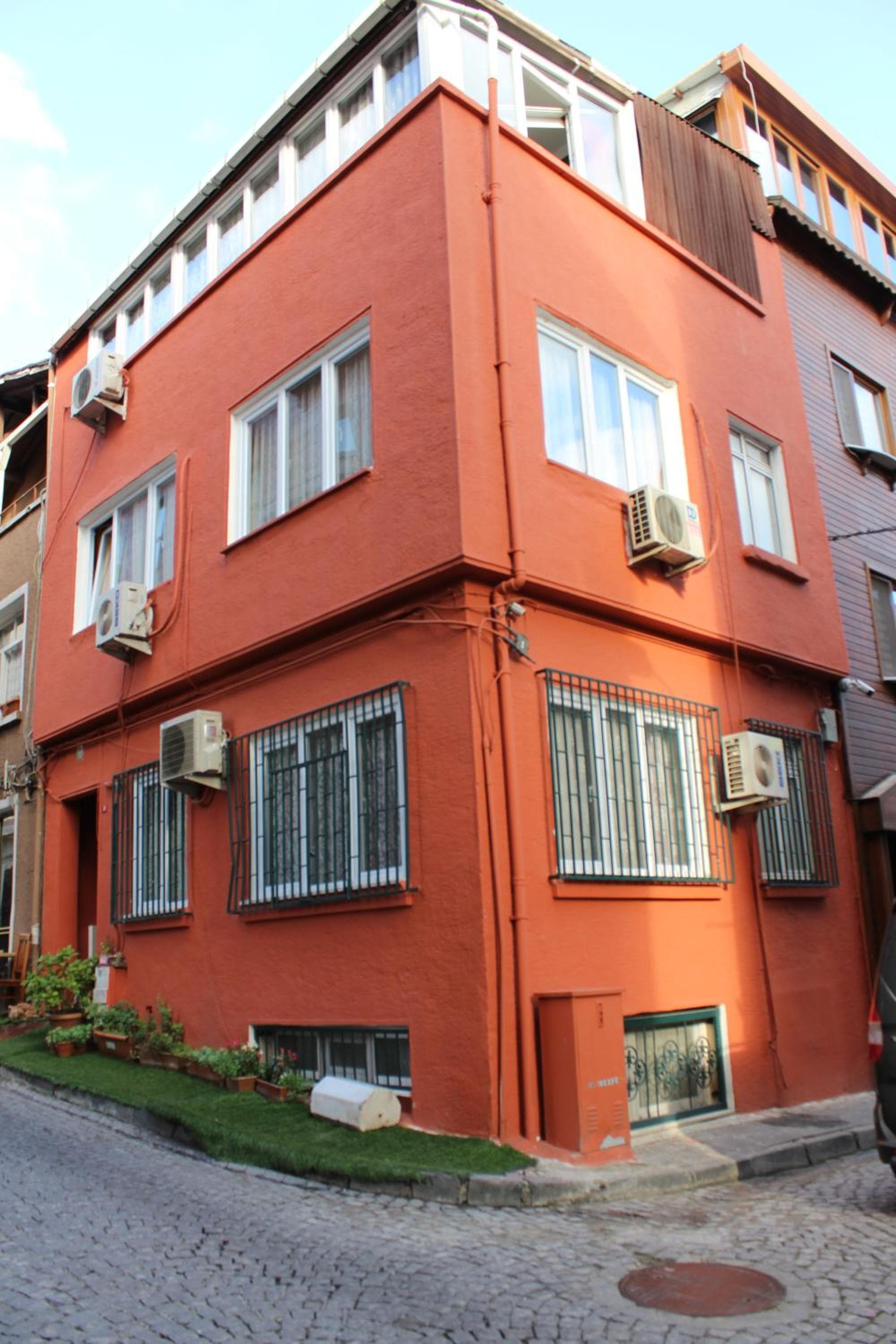 Stone Home Apart - Image 1