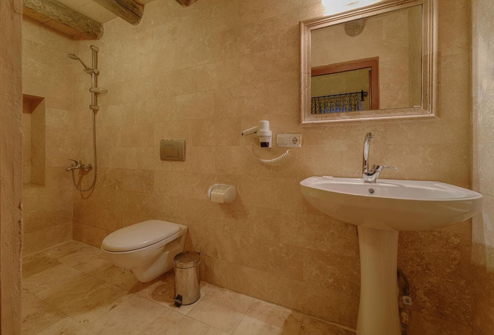 Avlu Cave House - Image 4