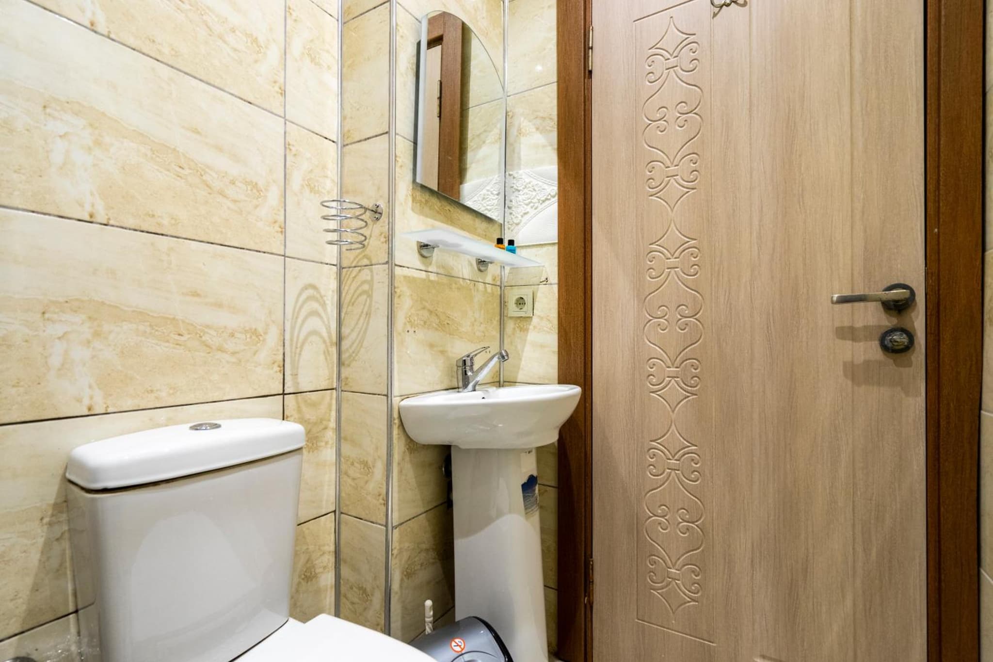 Candy Otel - Image 4