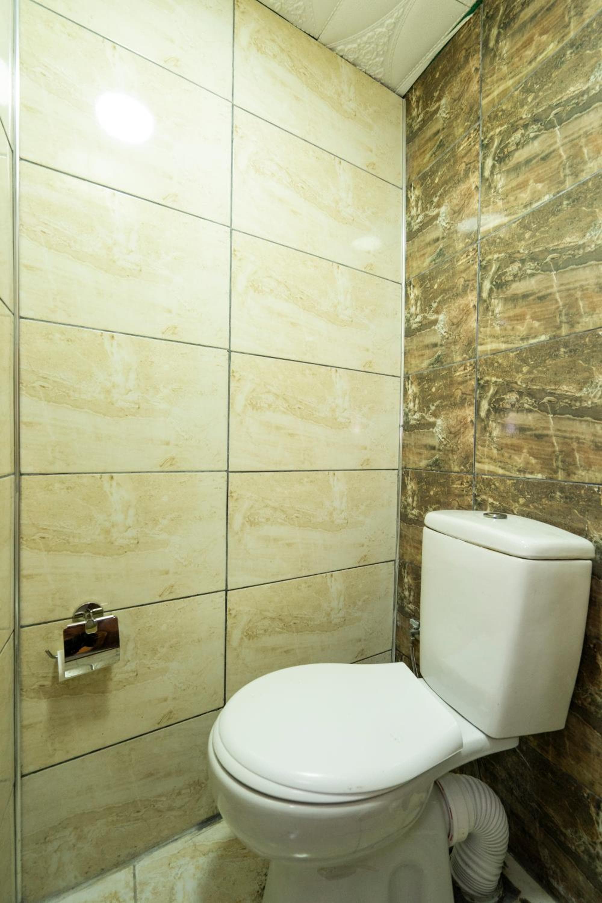 Candy Otel - Image 3