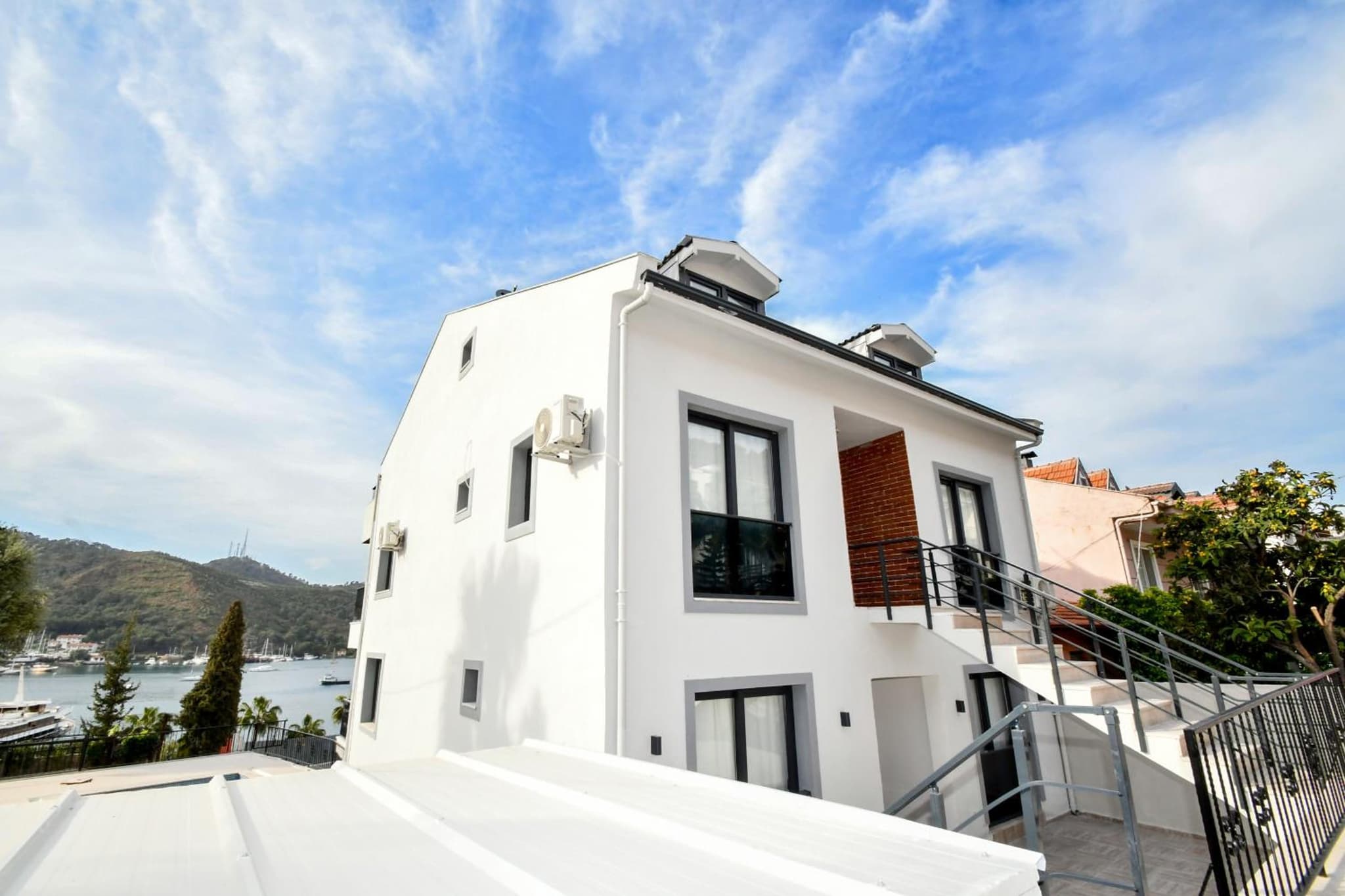Duygu Apart etkileyici deniz manzaraları - Image 1
