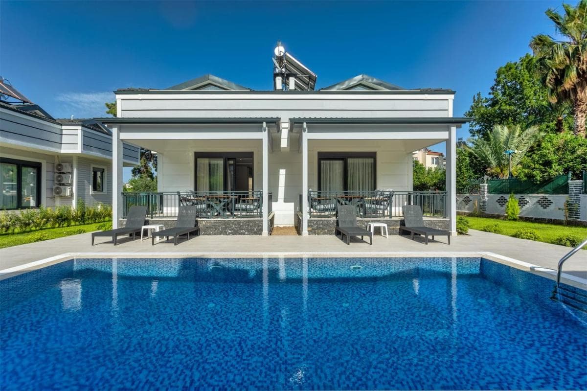 minta suits - Image 1