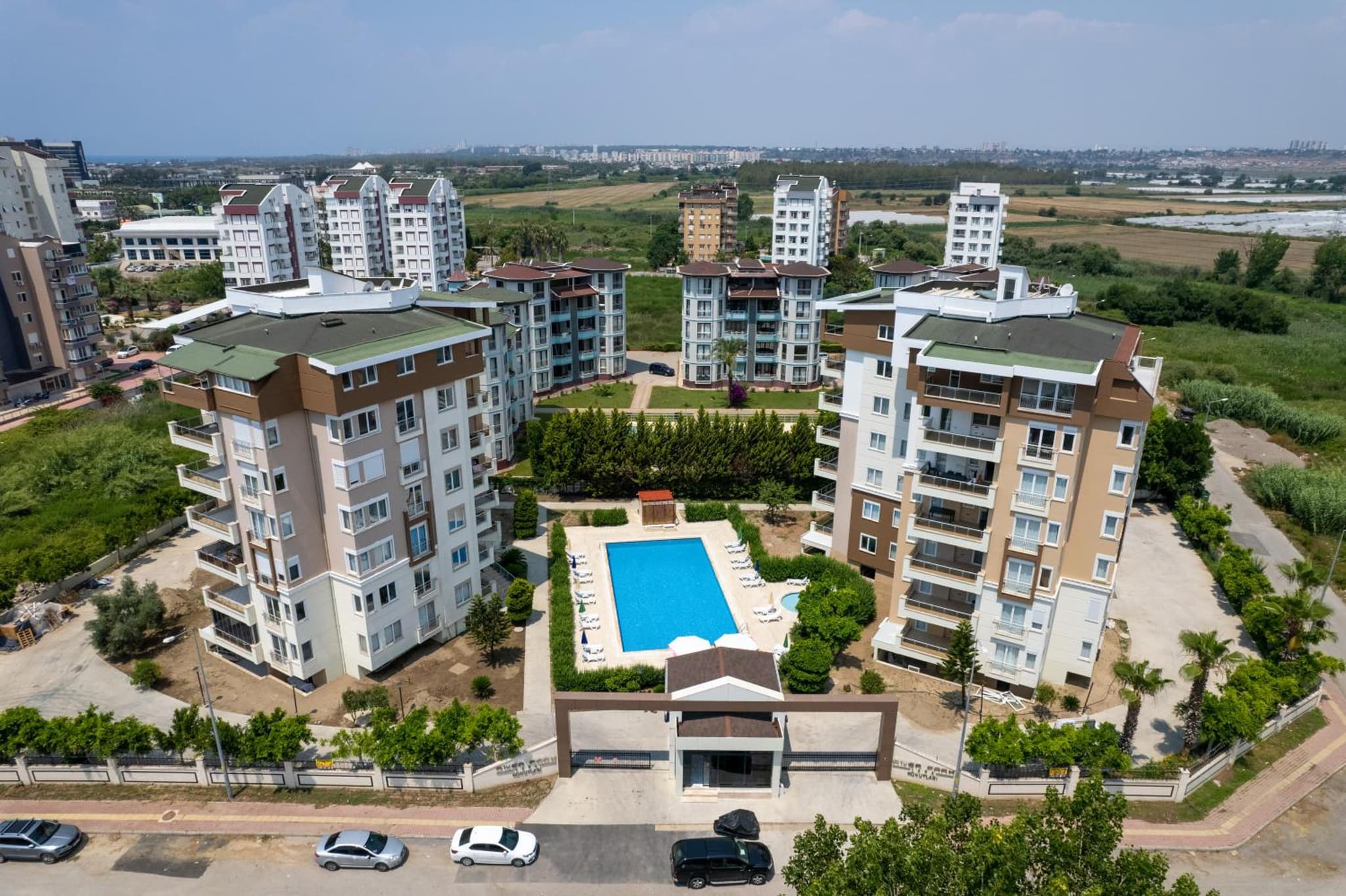 River Park Residence Lara - Image 1