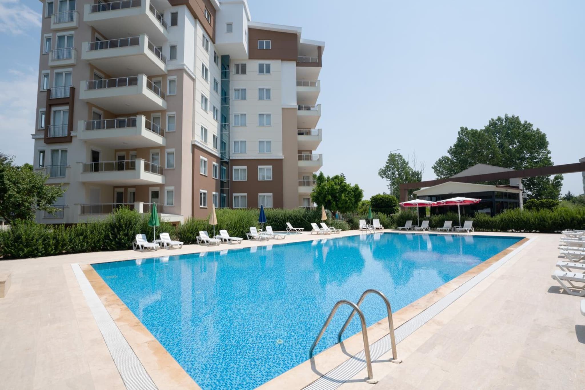 River Park Residence Lara - Image 2