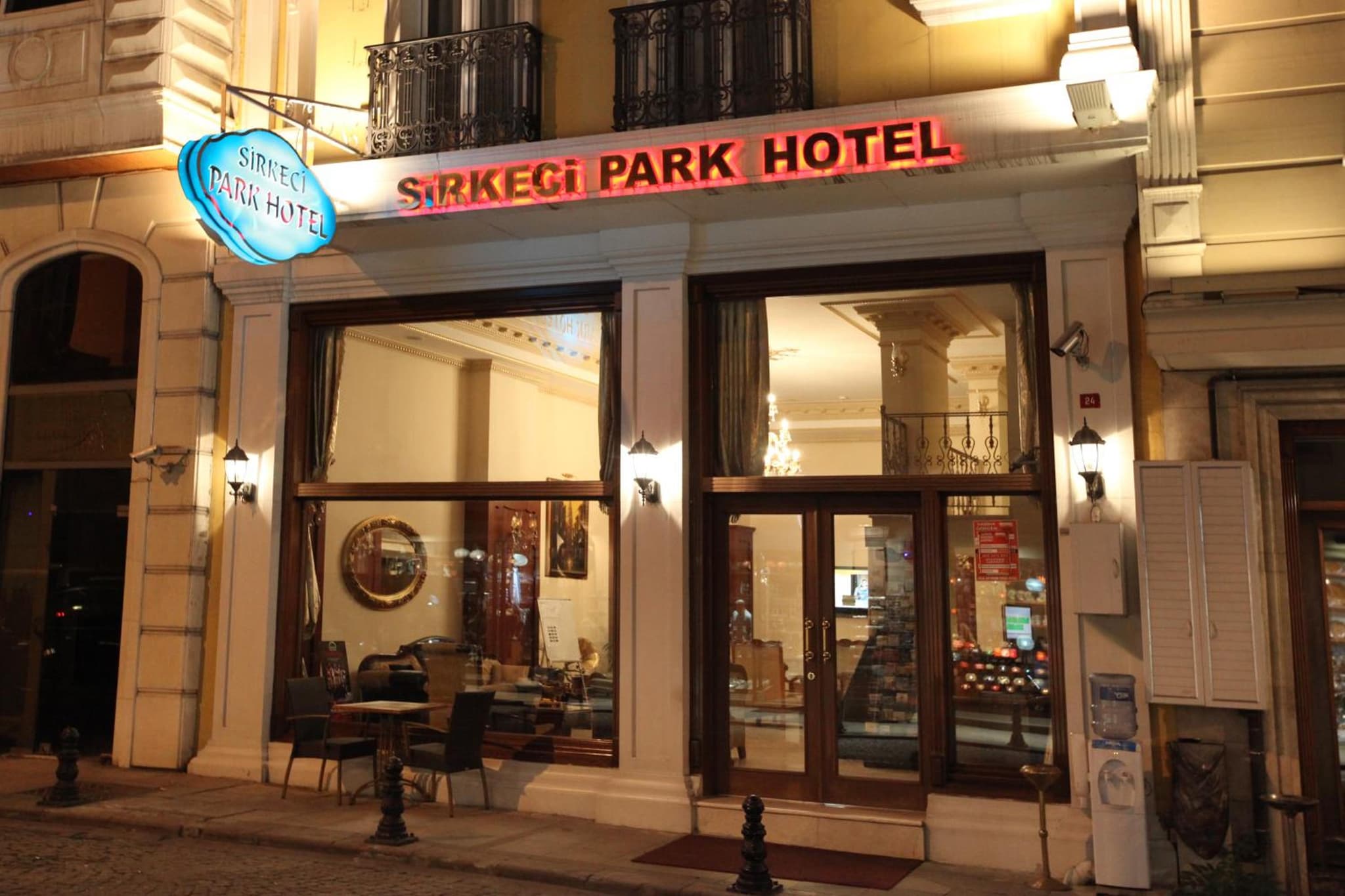 Sirkeci Park Otel - Image 1