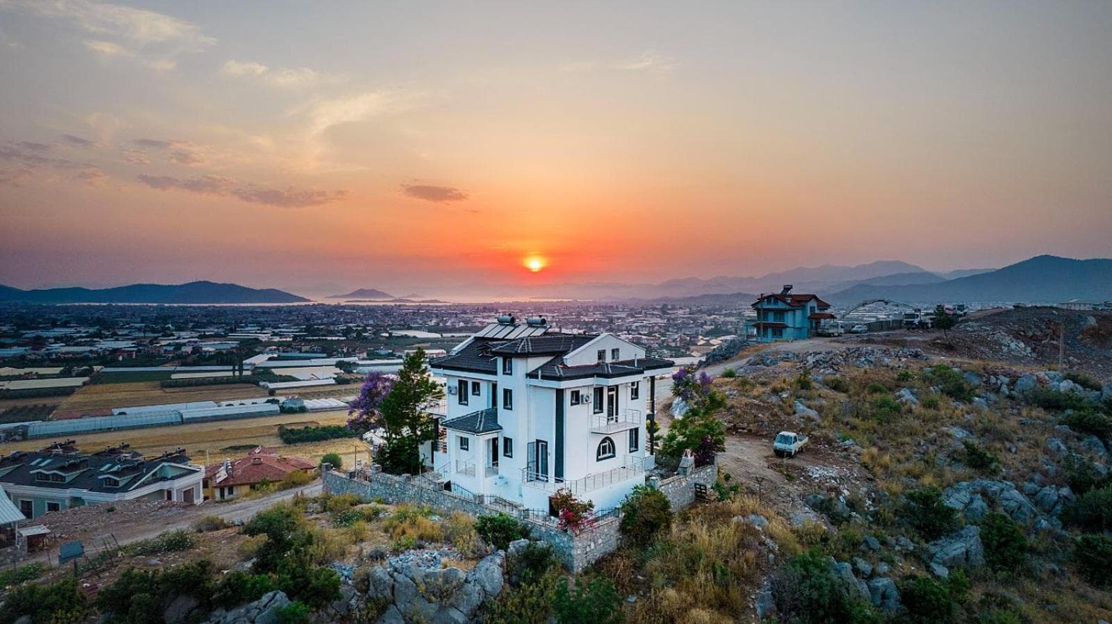 Sessiz, Sakin, huzurlu jakuzi ve saunalı deniz, doğa manzaralı müstakil villa - Image 1