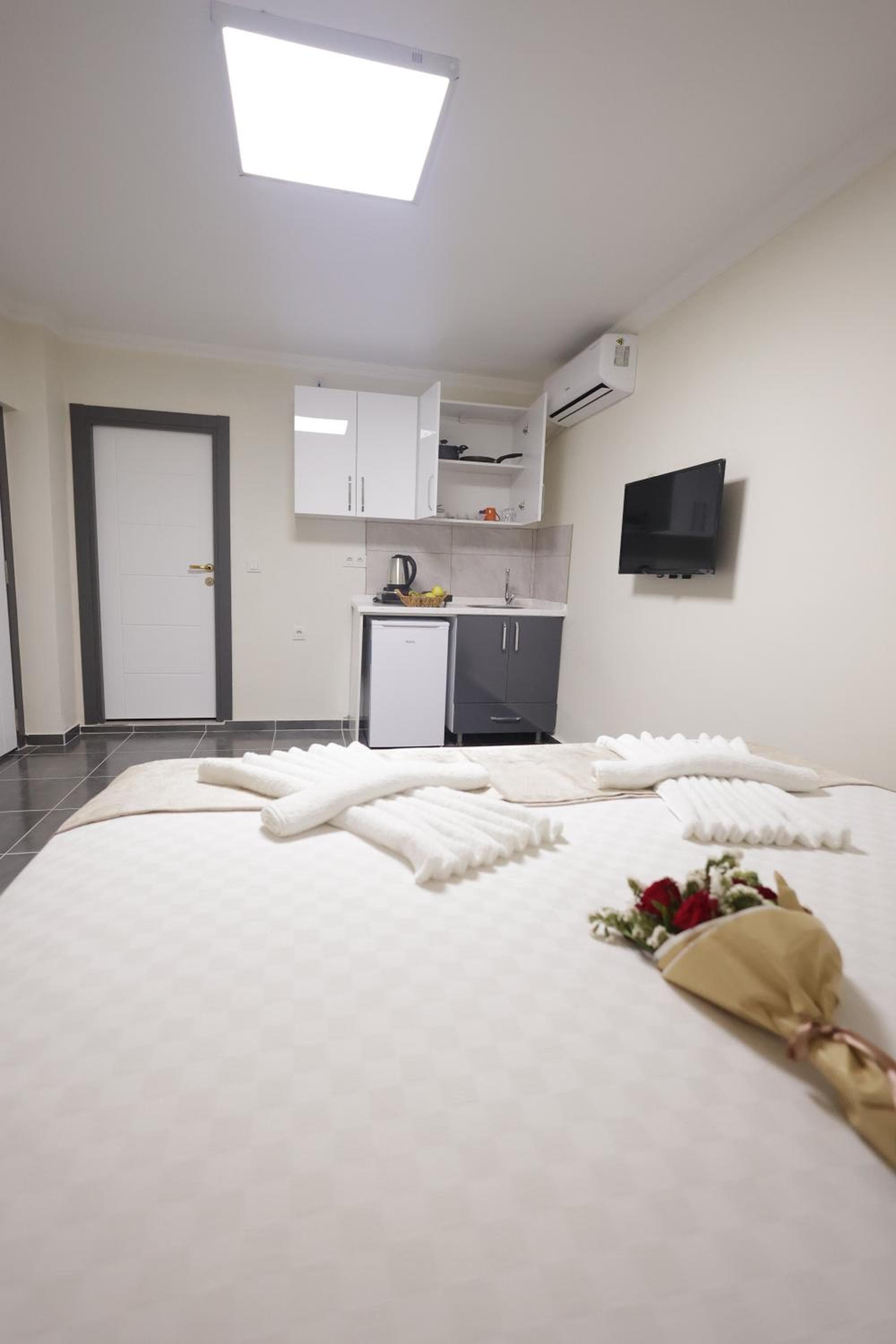 Bonita Apart - Image 3