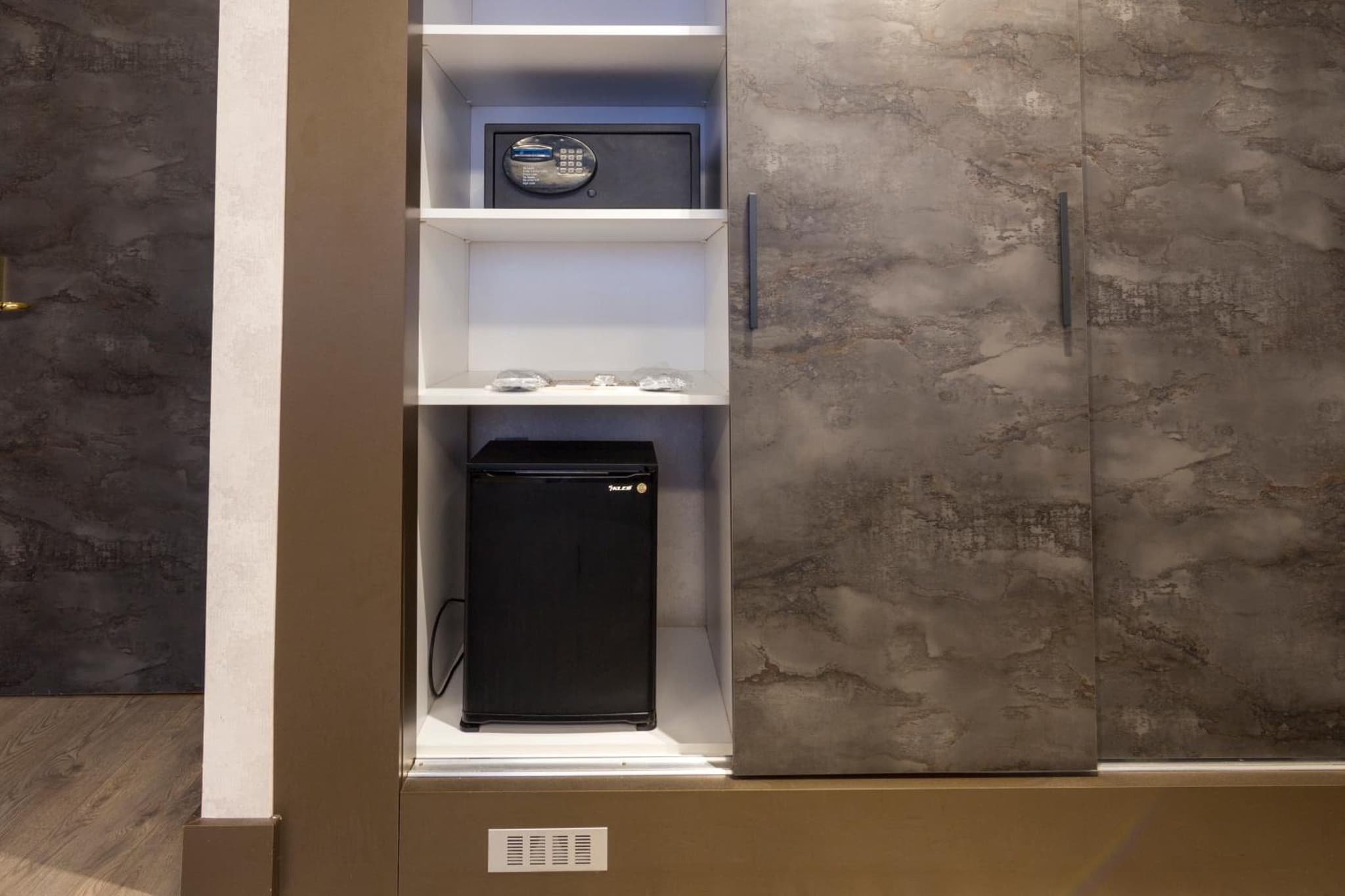 Ankara Royal Hotel - Image 1