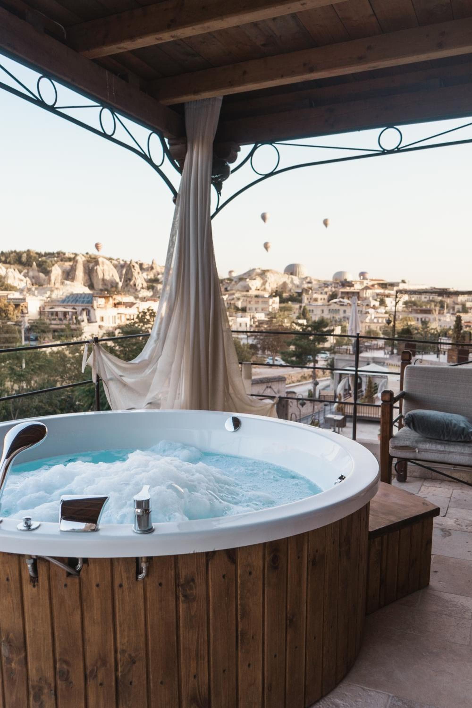 Hera Cave Suites - Image 2