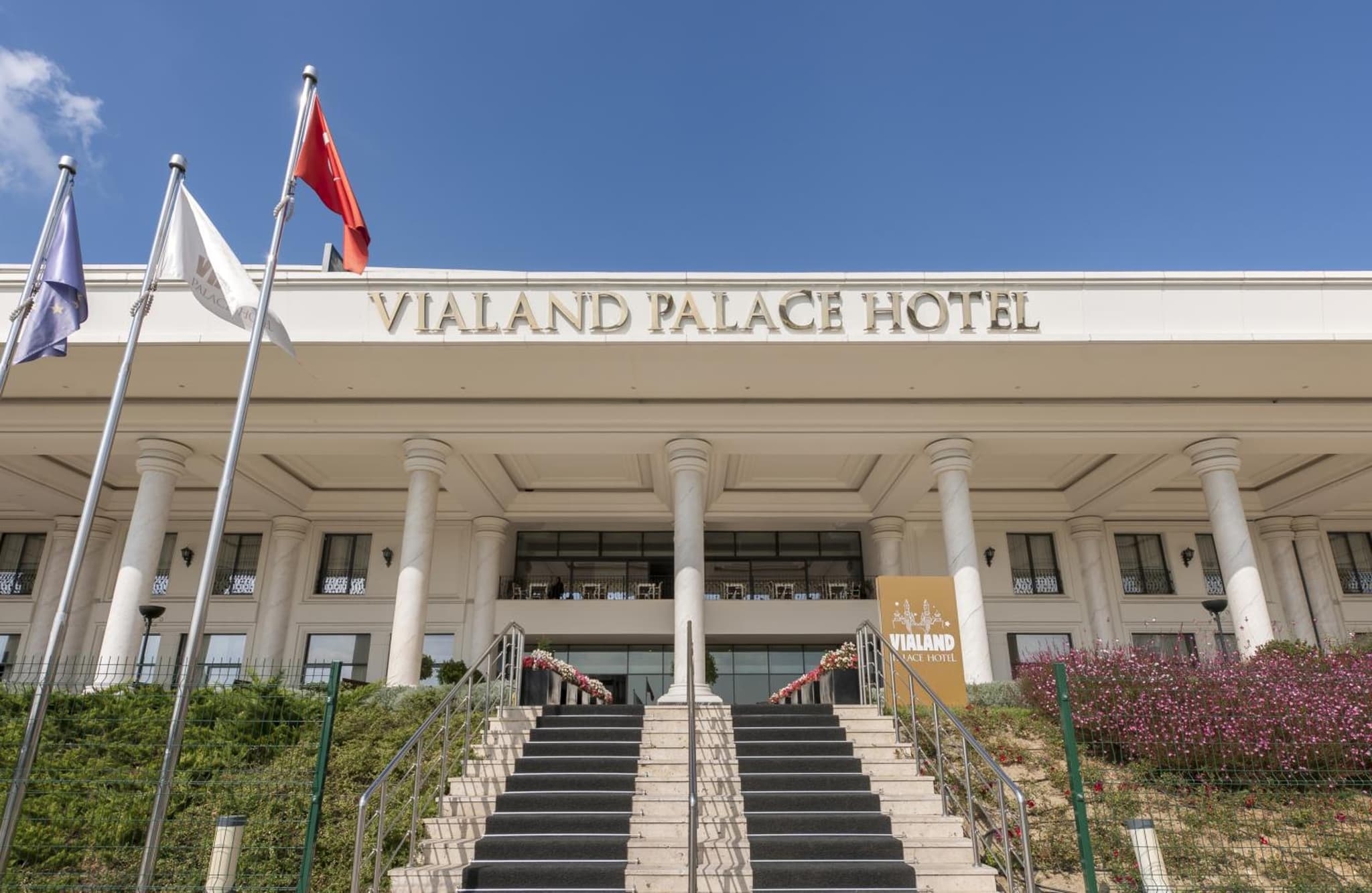 Vialand Palace Otel - Image 1