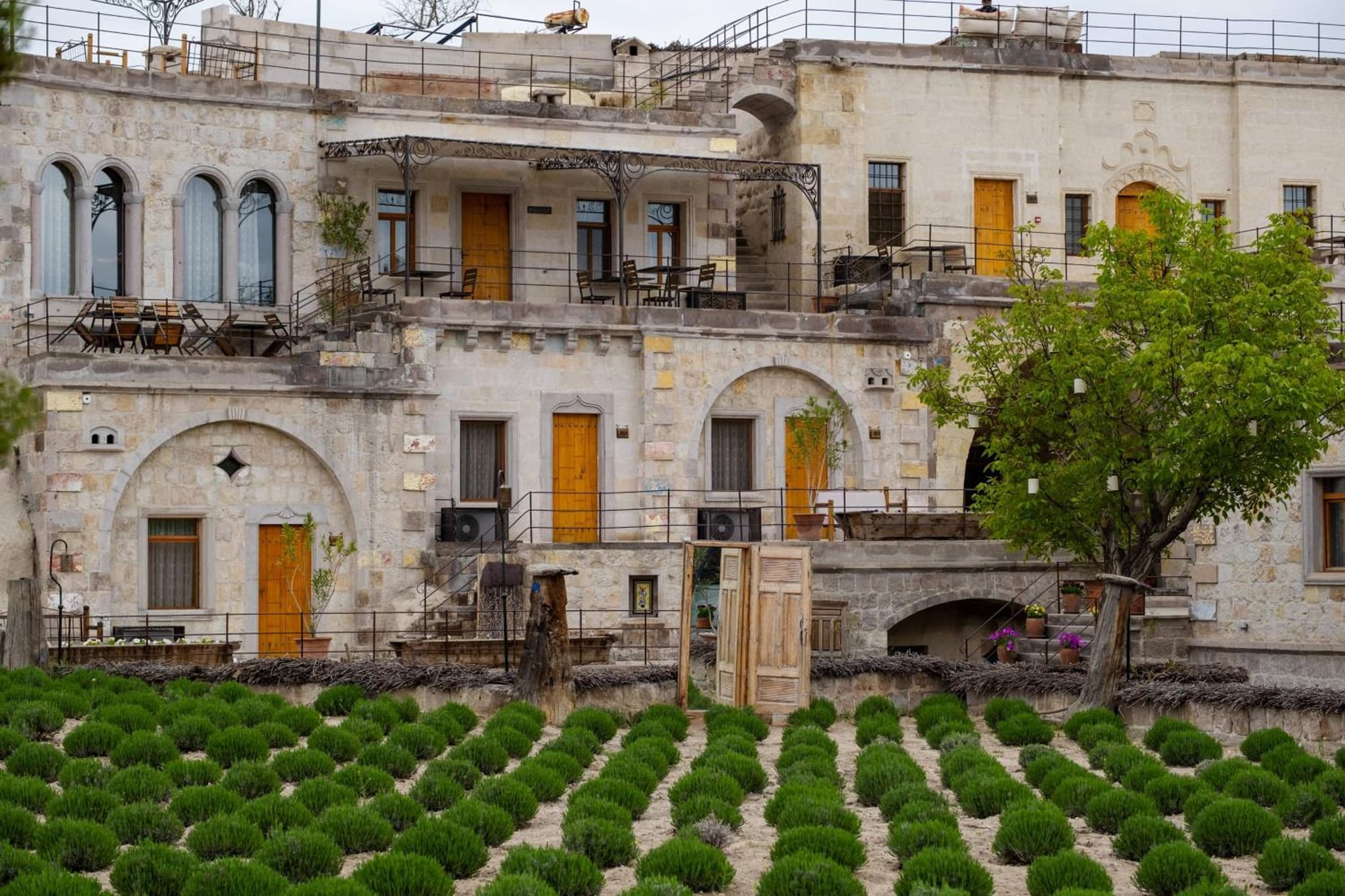 Design Cave Otel - Image 1