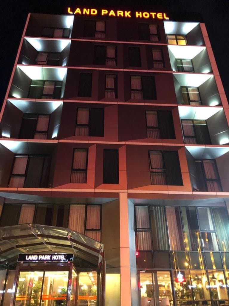 Land Park Otel - Image 1