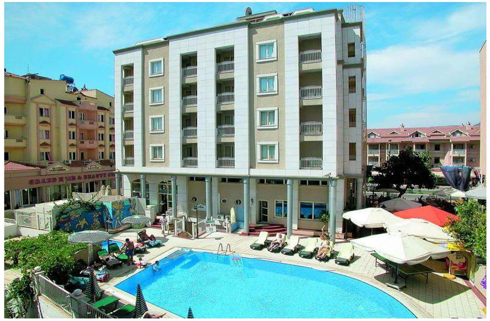 Almena Hotel - Image 2
