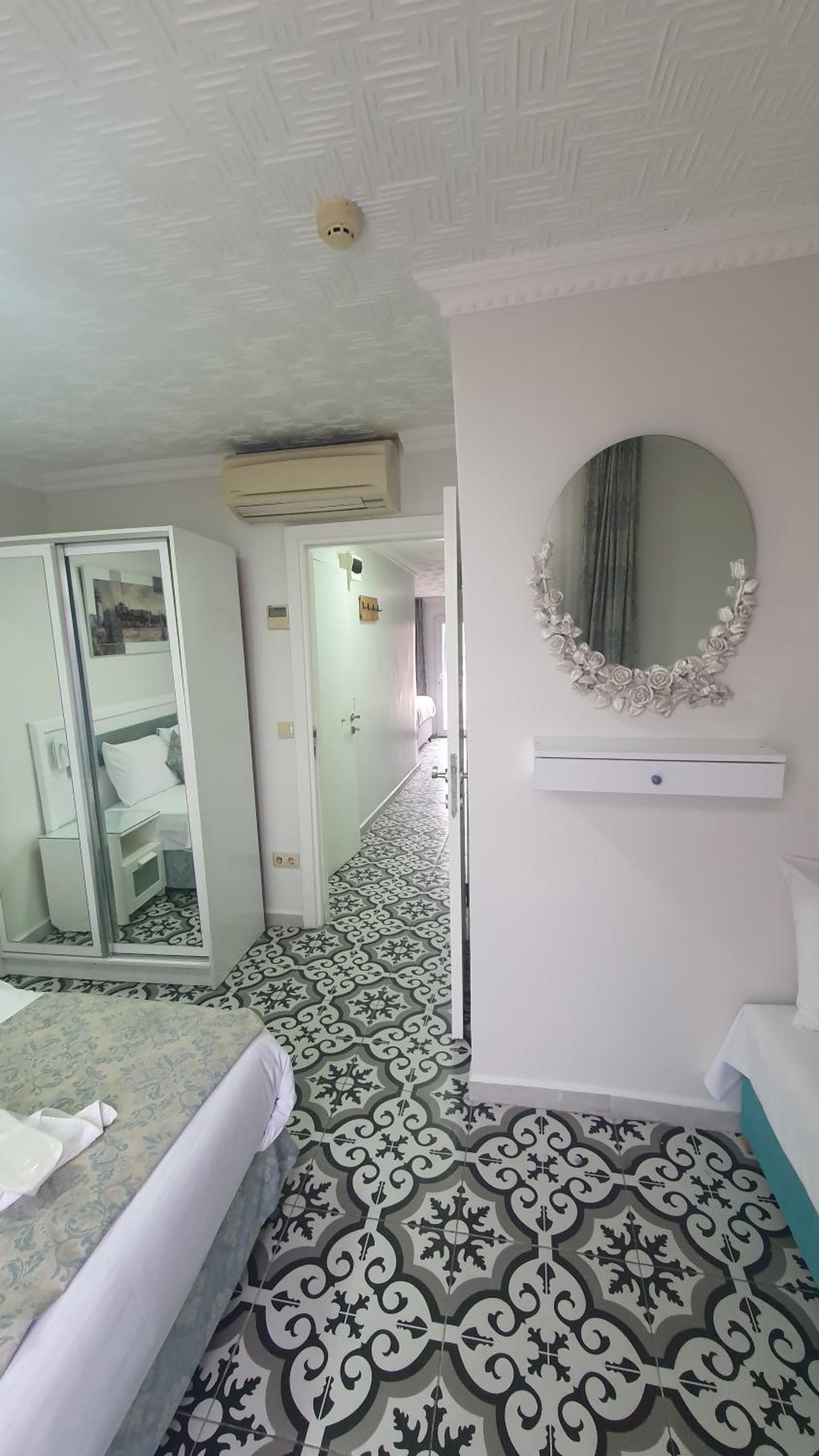 Lemon Residence - Image 1