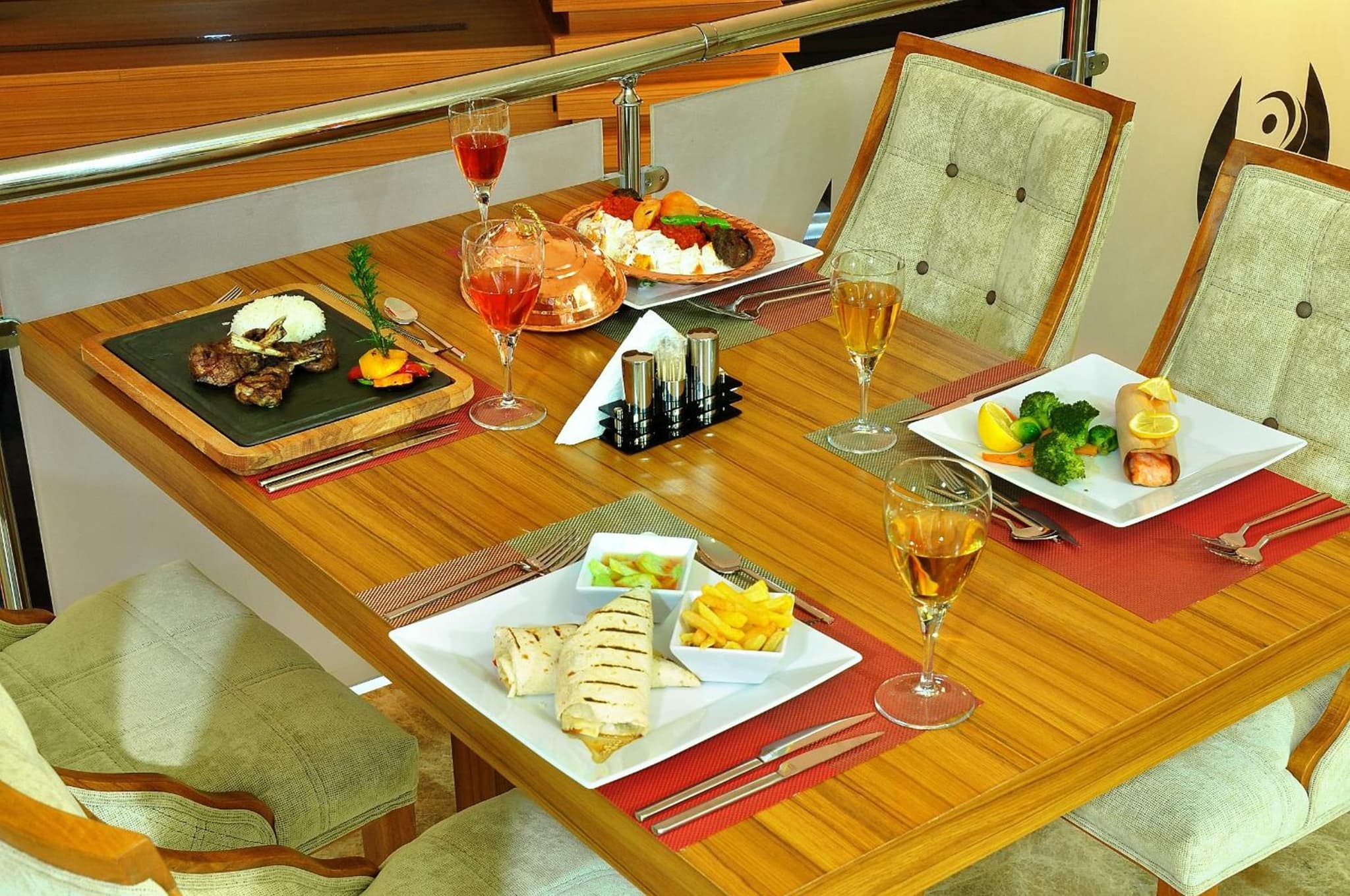 Starton Hotel - Image 2