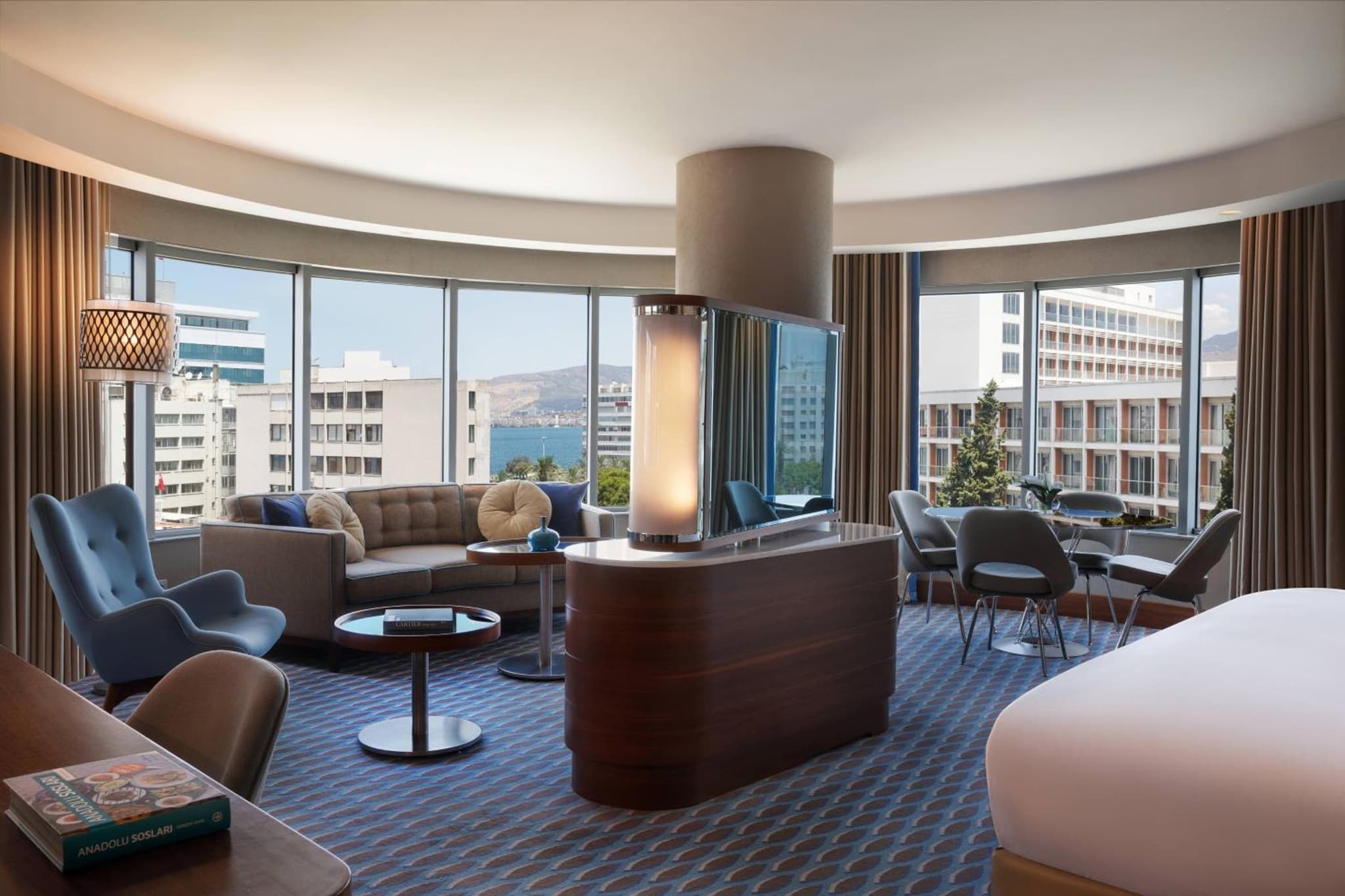 Renaissance İzmir Otel - Image 2