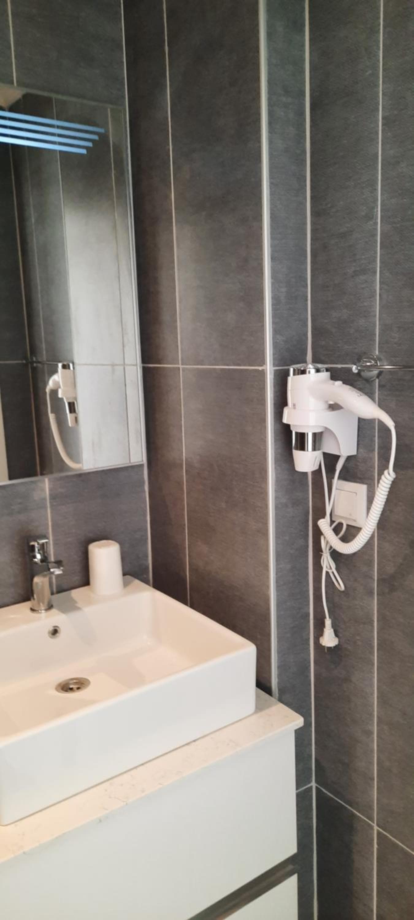 Sanisu Apart - Image 1