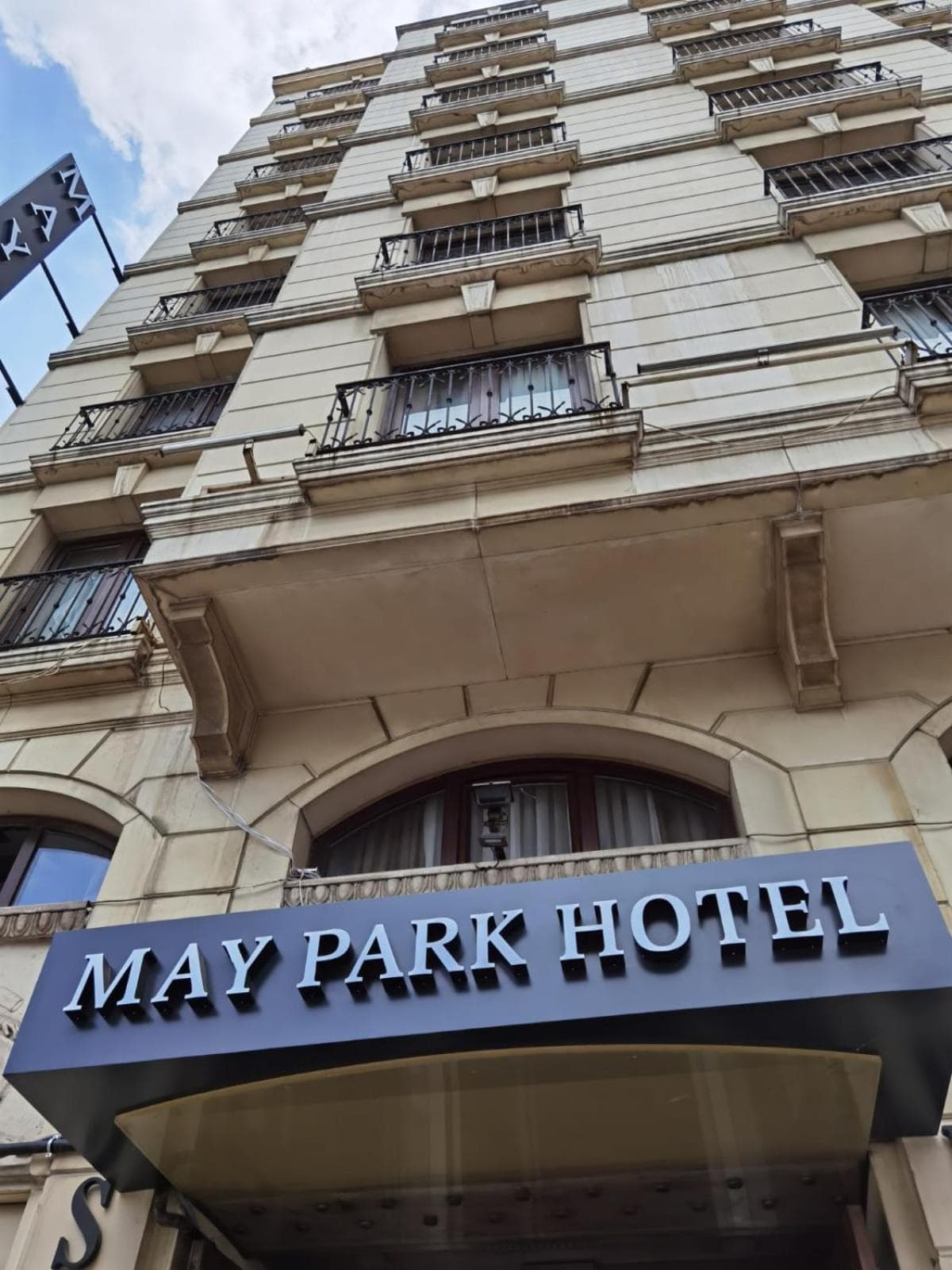 May park HOTEL - Image 1