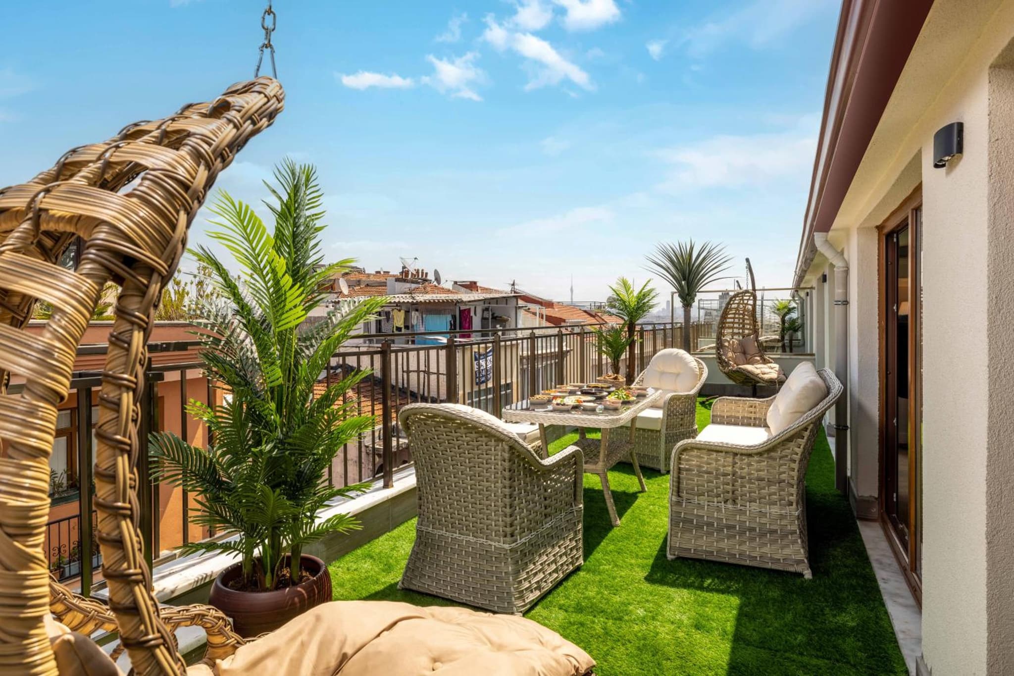 Monnas Suite - Image 2