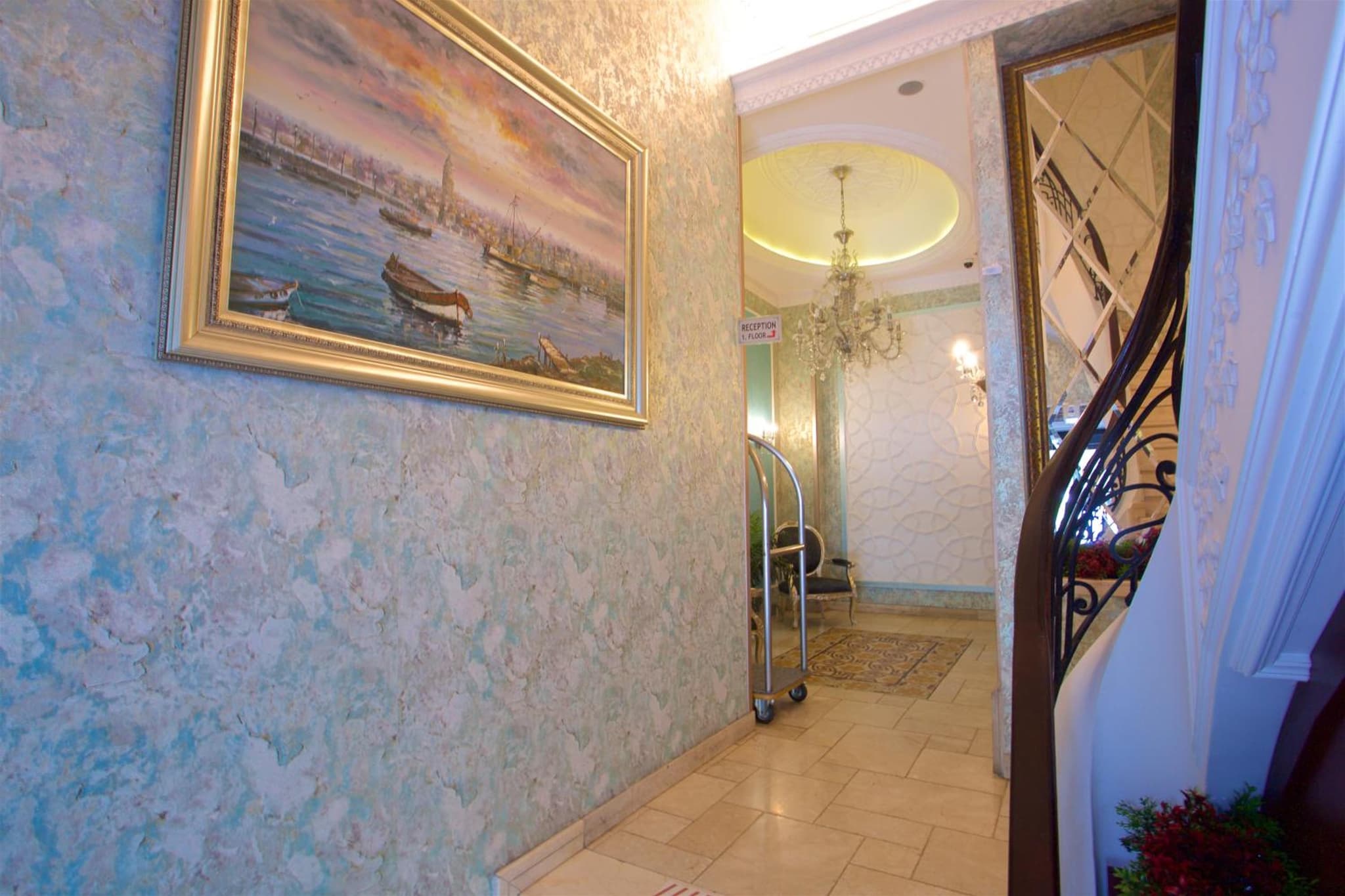 Emporium Otel - Image 1