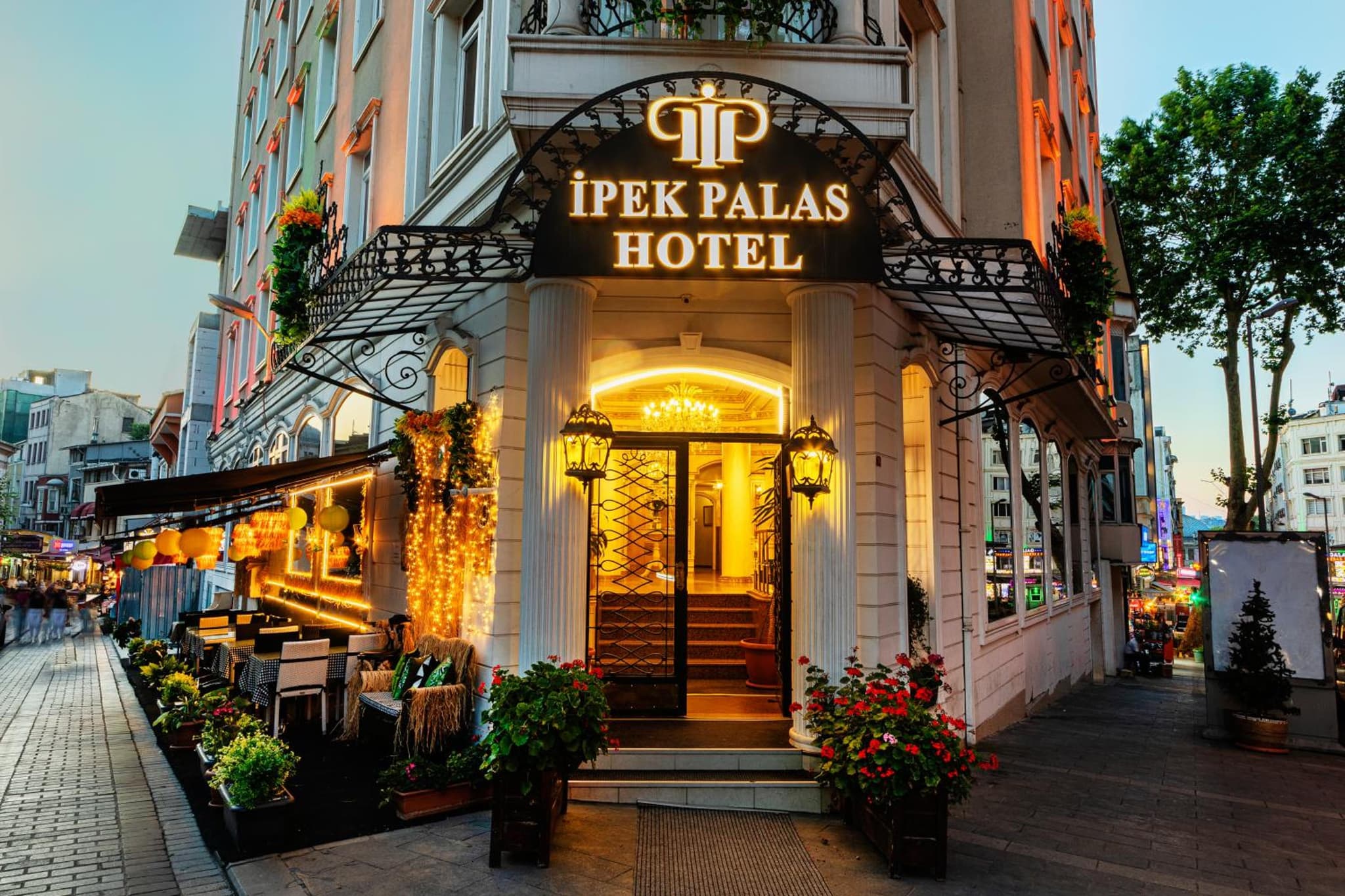 Ipek Palas Otel - Image 1