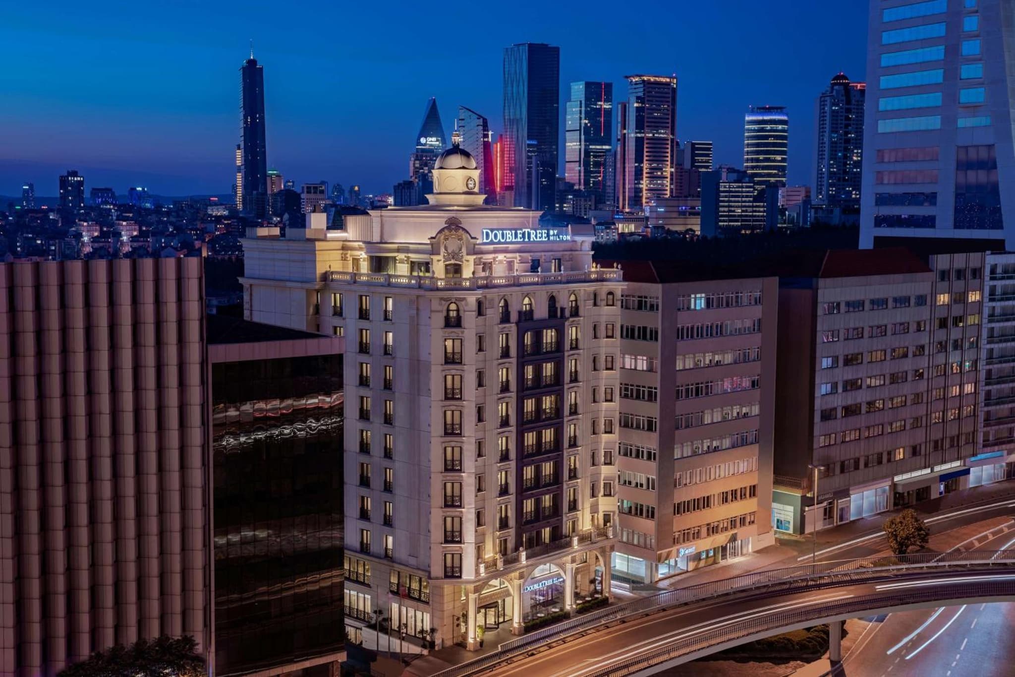DoubleTree by Hilton İstanbul Esentepe - Image 1